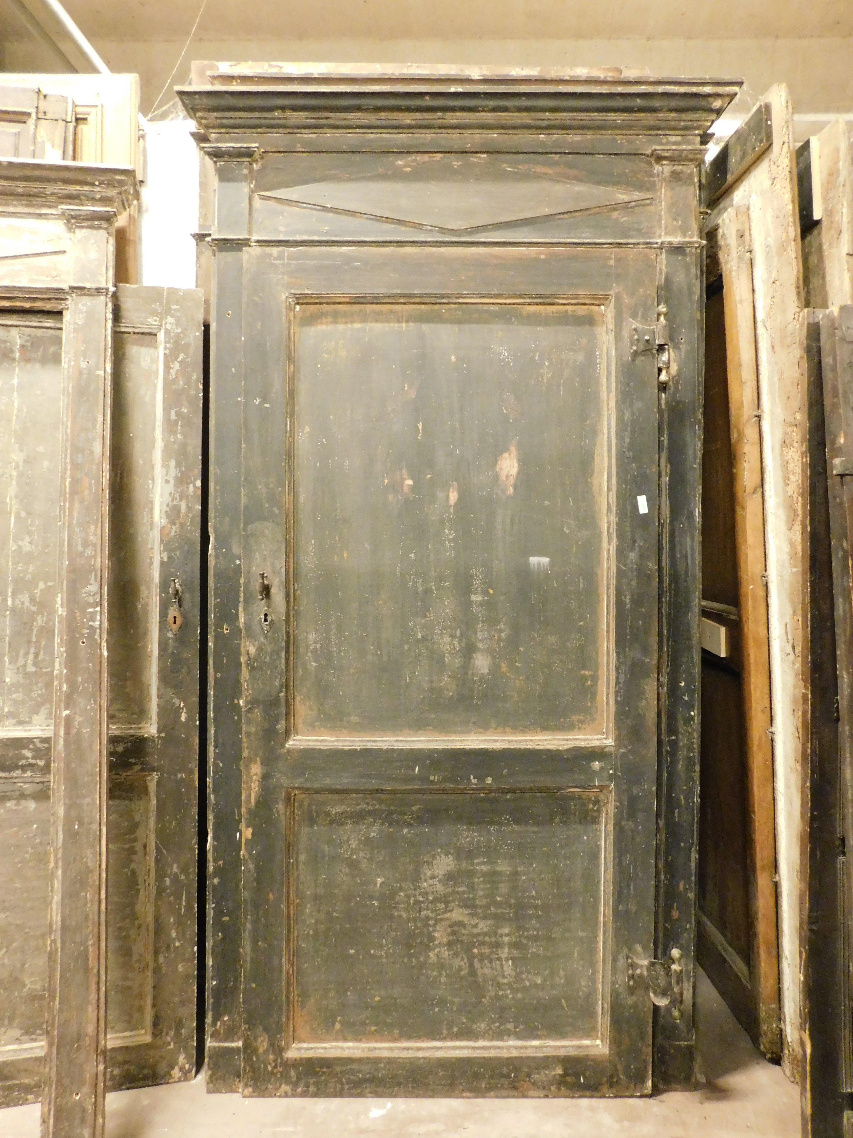 4 antique lacquered doors, first patina and original frame, Italy In Good Condition For Sale In Cuneo, Italy (CN)