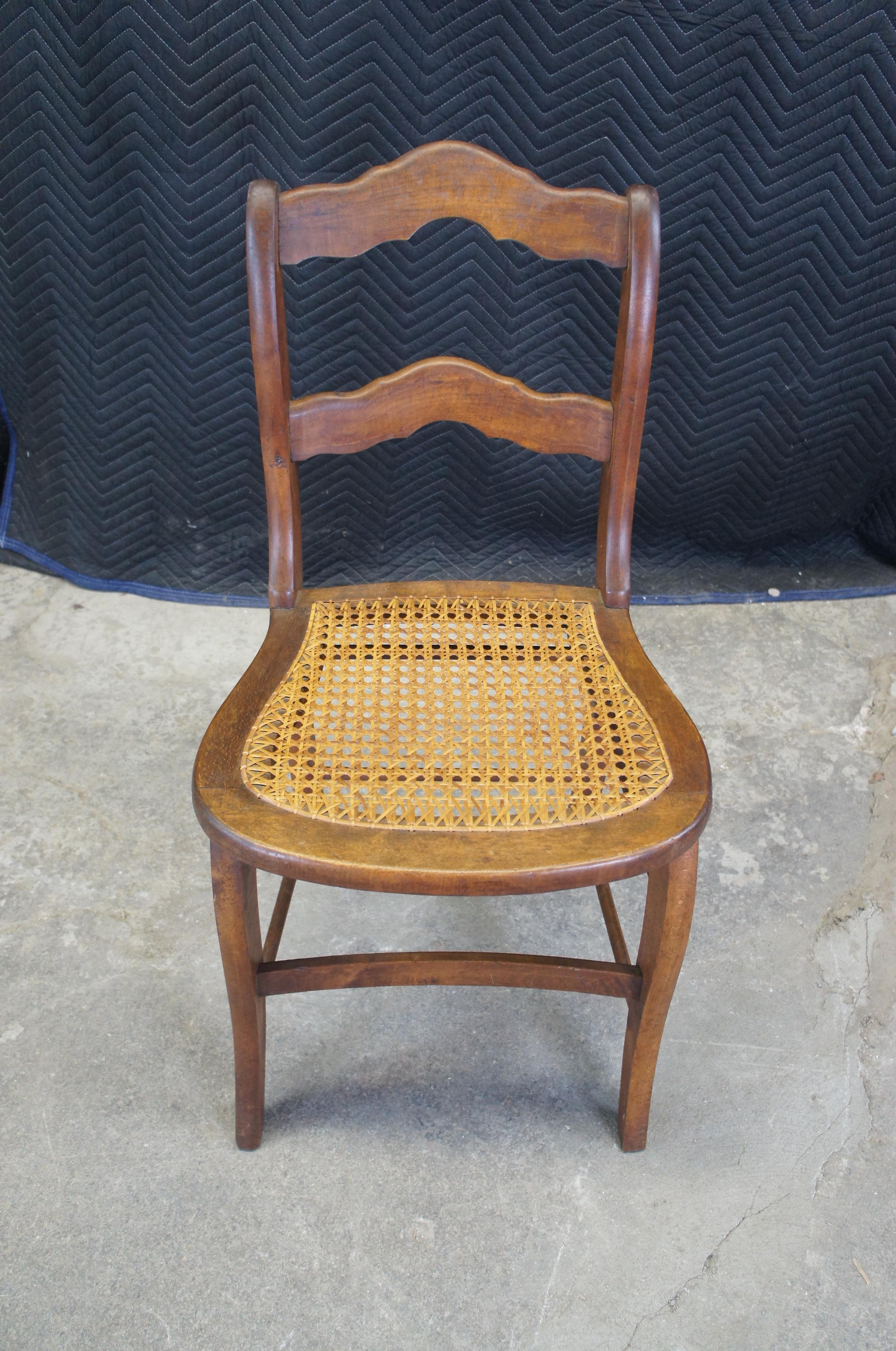 4 Antique Late Victorian American Oak Ladderback Dining Side Chairs