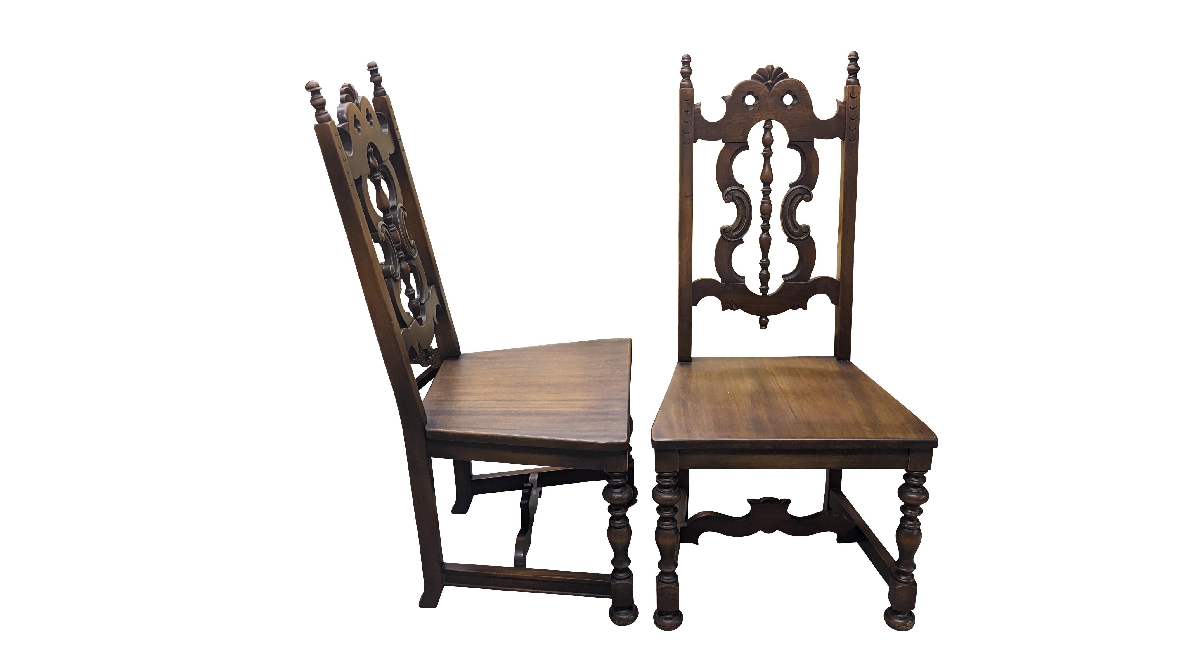 4 Antique Lifetime Furniture Jacobean Gothic Spanish Walnut Dining Chairs Set In Good Condition For Sale In Dayton, OH