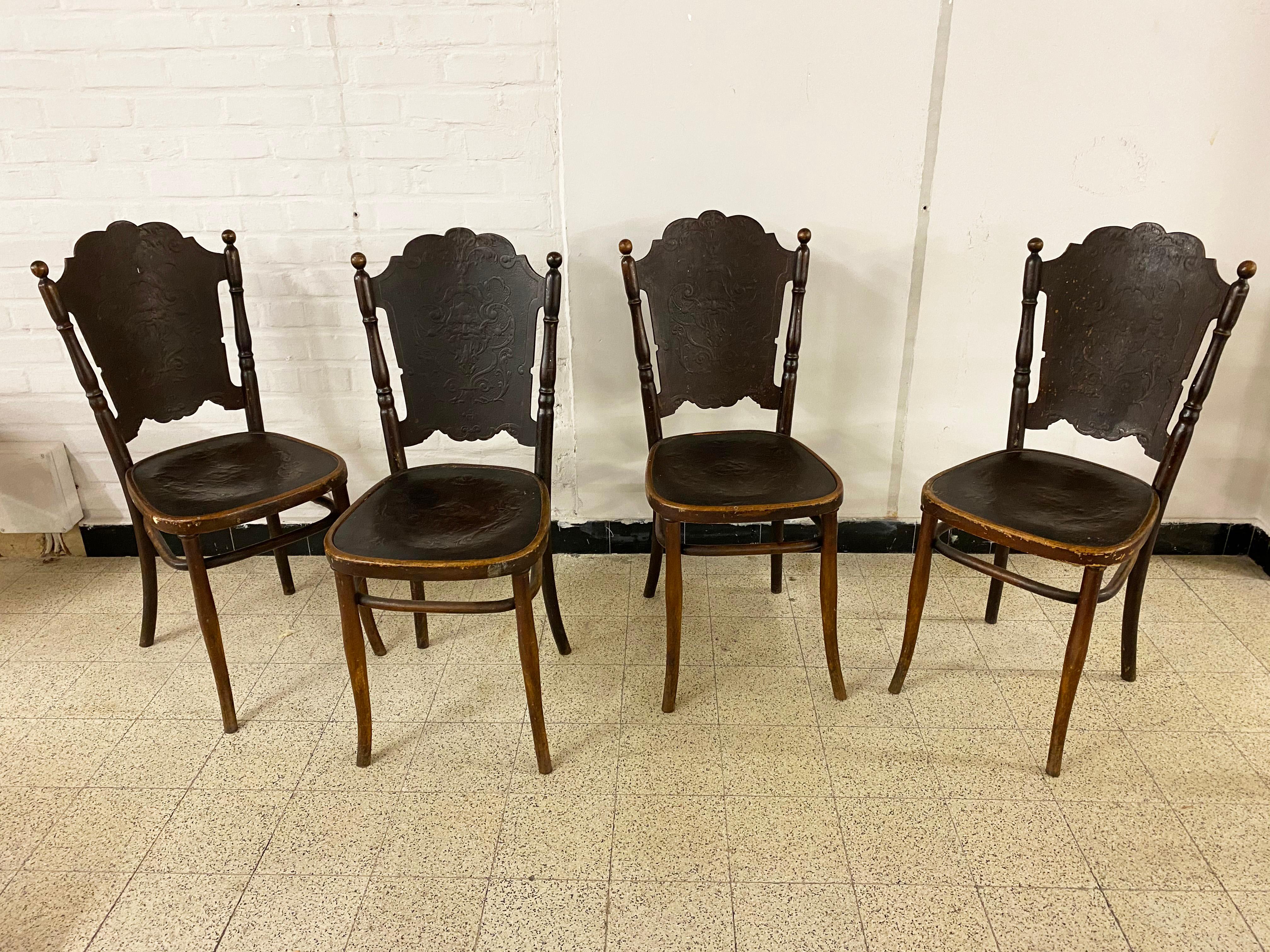 4 antique N ° 67 chairs from Jacob & Josef Kohn,
circa 1900.
Some flaws.
