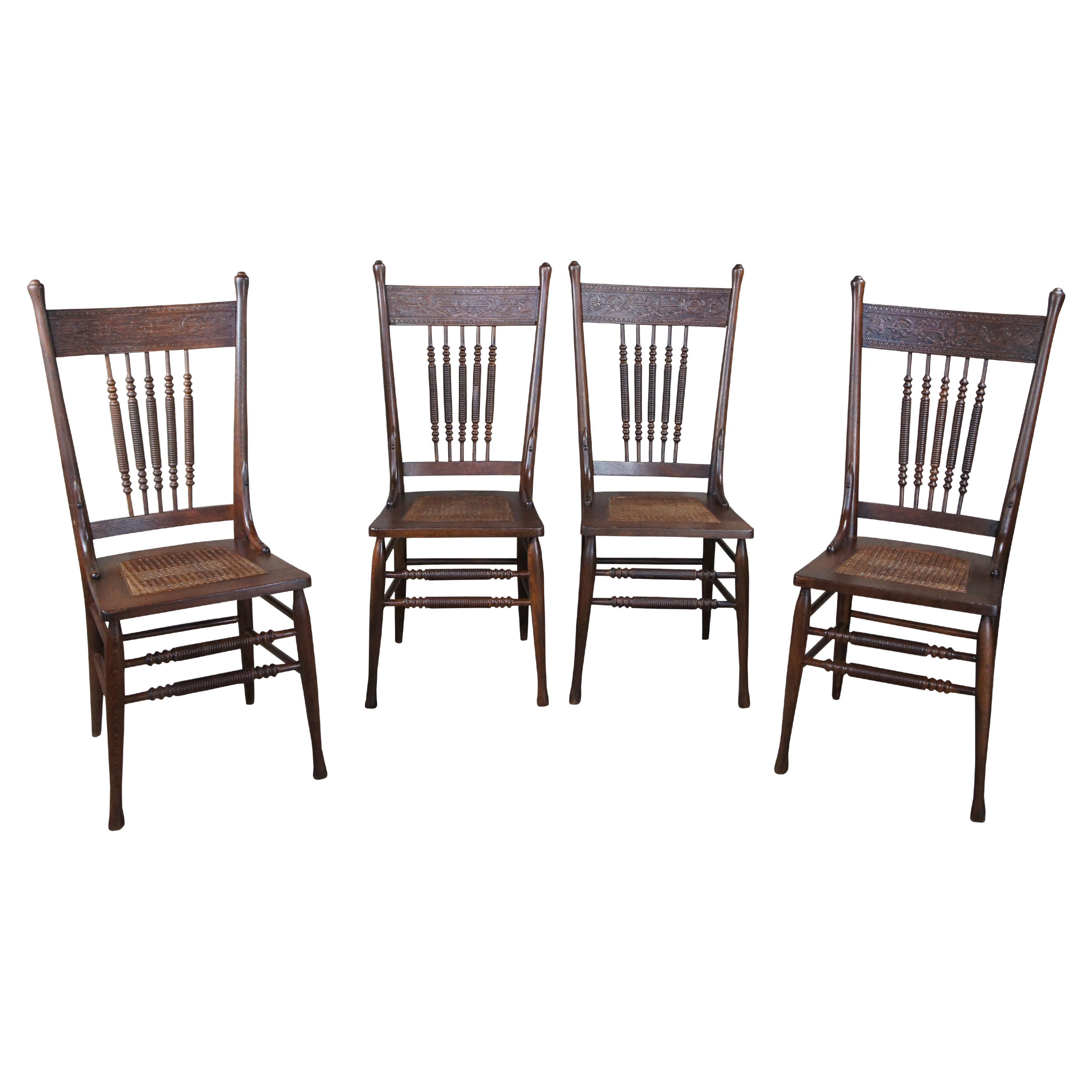 4 Antike Eiche Presse zurück geschnitzt Esszimmerstühle Cane Seat Spindled im Angebot