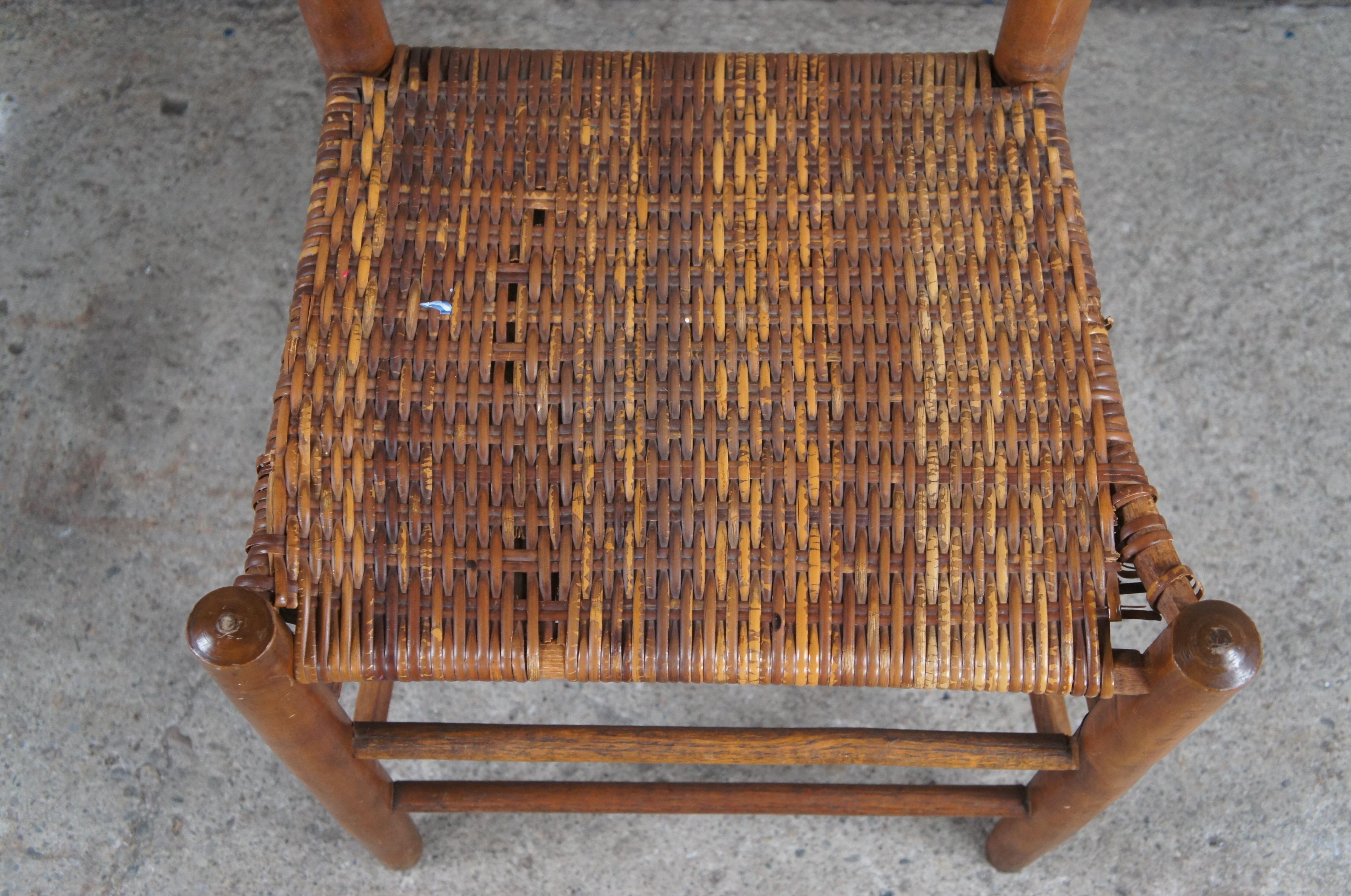 4 antike primitive Shaker-Esszimmerstühle aus Eiche im Bauernhausstil mit Leiterrückenlehne aus Rattan im Angebot 5
