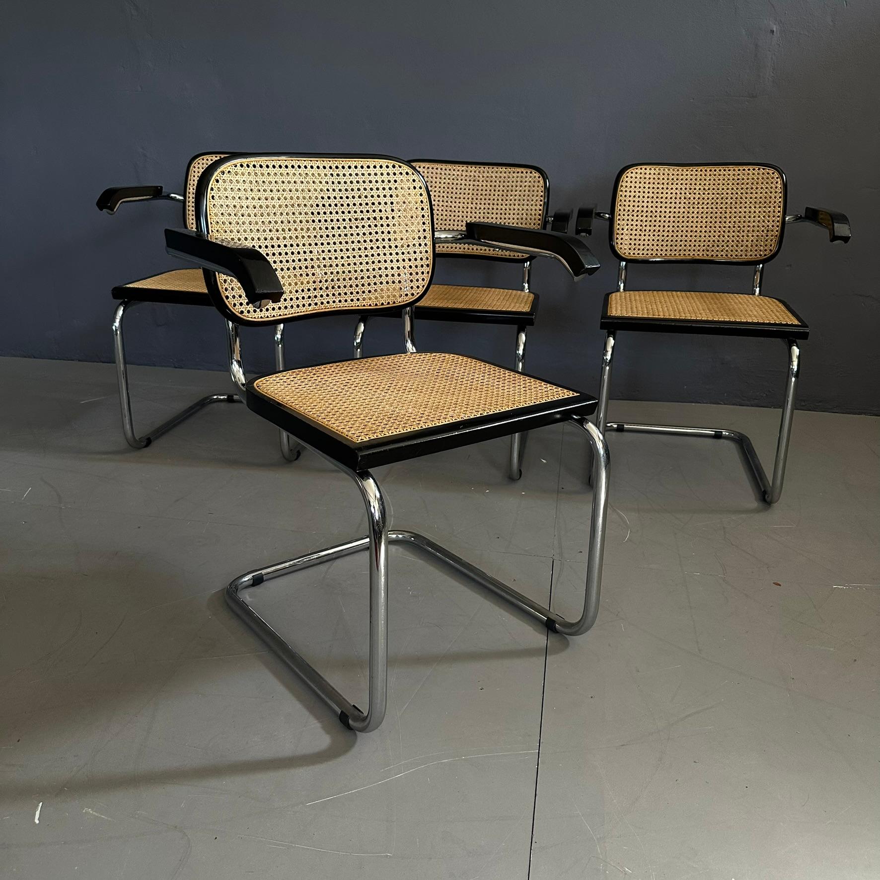 Mid-Century moderno 4 poltrone in stile Cesca, circa anni '70, seduta e schienale in Vienna in vendita