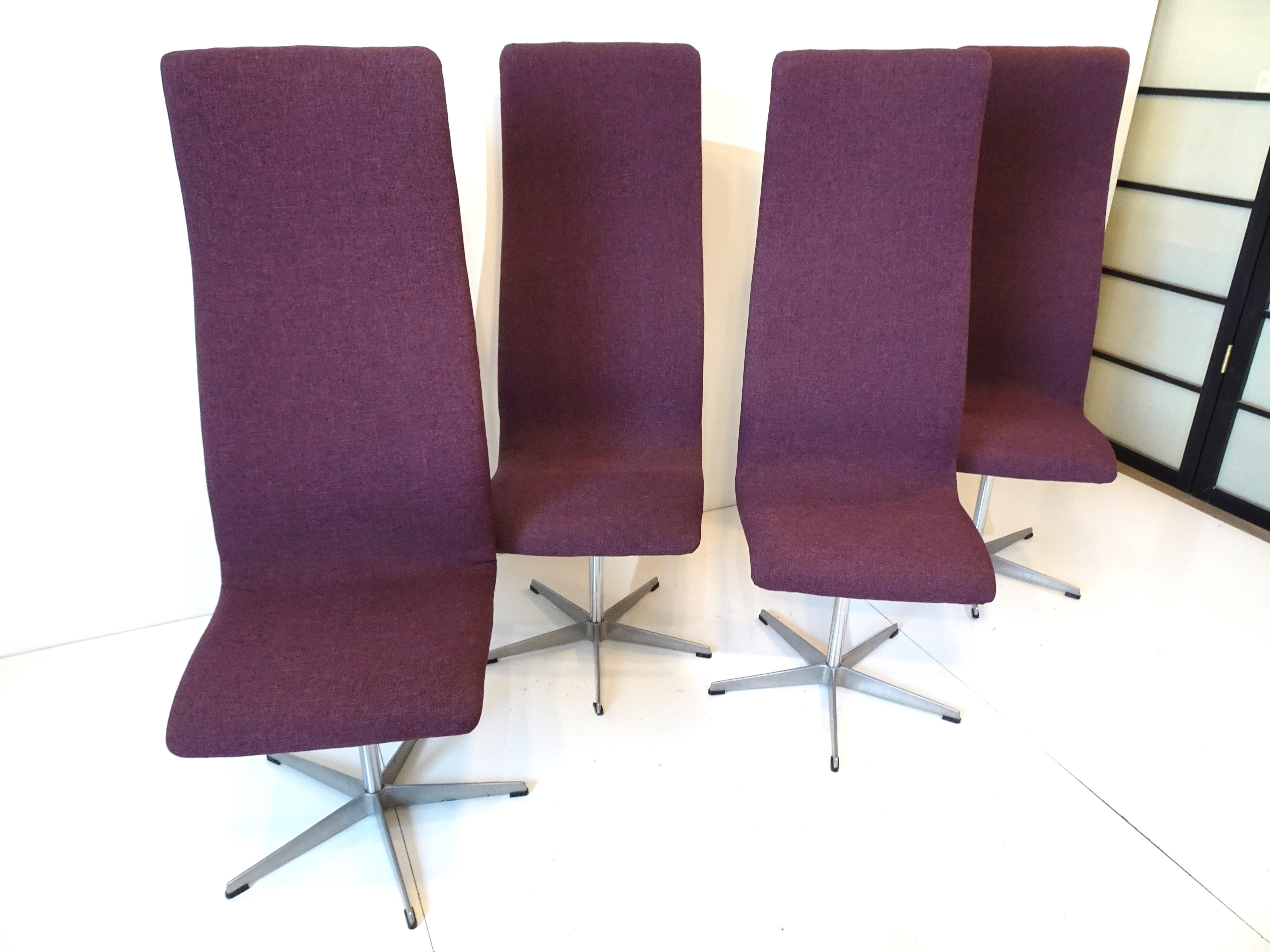 4 Arne Jacobsen Swiveling Oxford Dining Chairs, Denmark For Sale 4