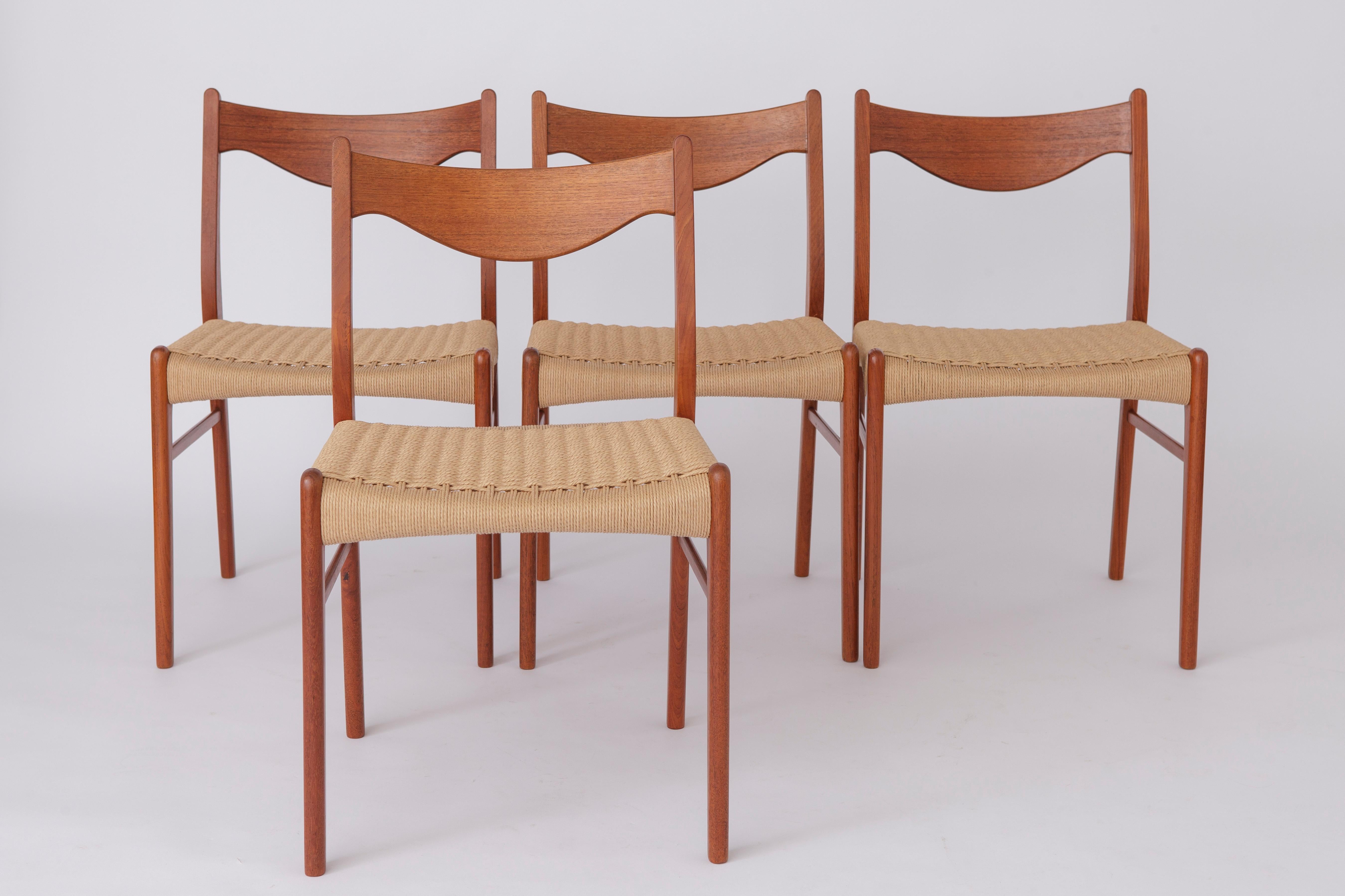 Set of 4 chairs designed by Arne Wahl Iversen for the manufacturer Glyngøre Stolefabrik in the 1960s.