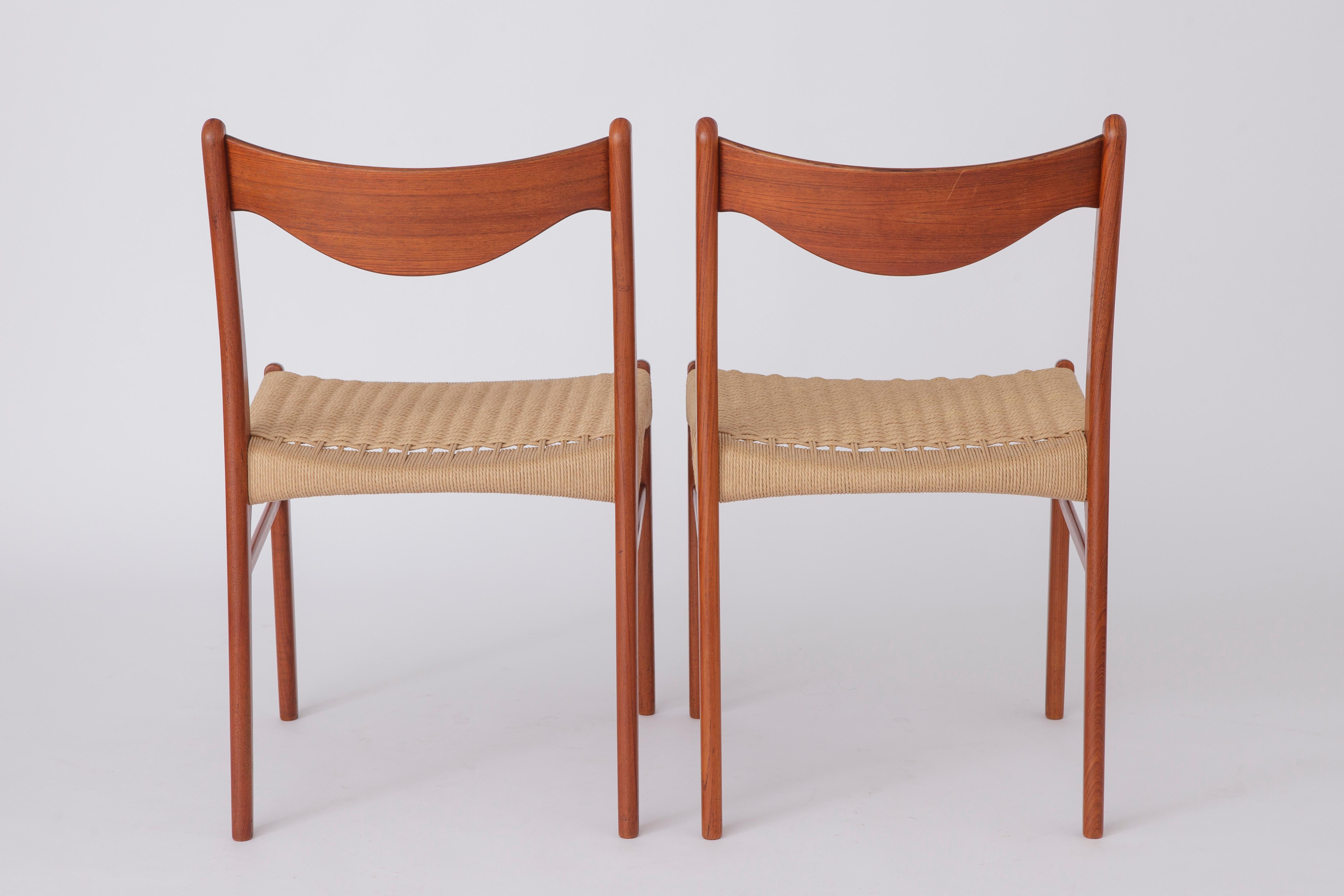 4 Arne Wahl Iversen Midcentury Teak Dining Chairs with Papercord Seats 1960s In Excellent Condition In Hannover, DE