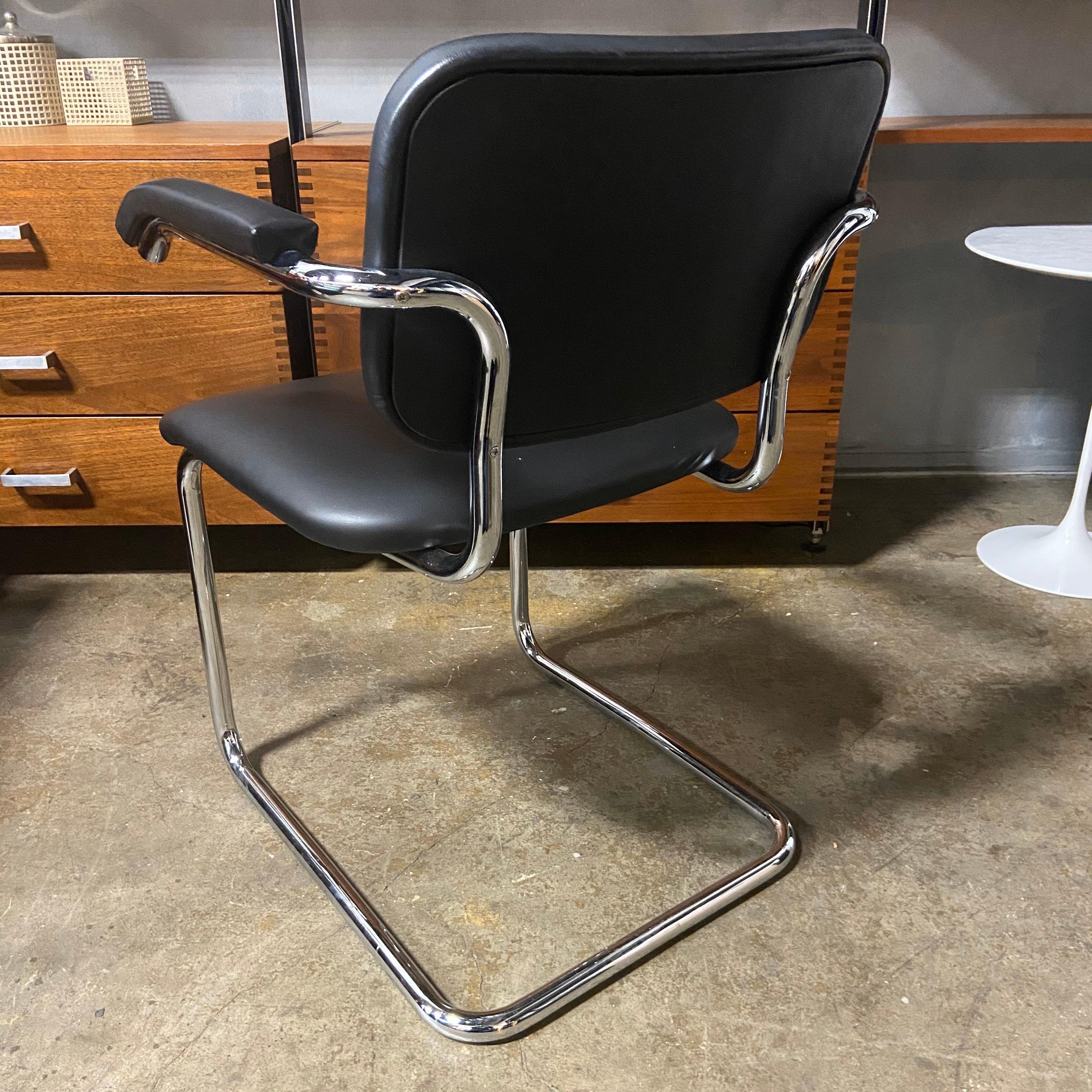 4 Authentic Midcentury Cesca Chairs by Marcel Breuer for Knoll In Good Condition In BROOKLYN, NY