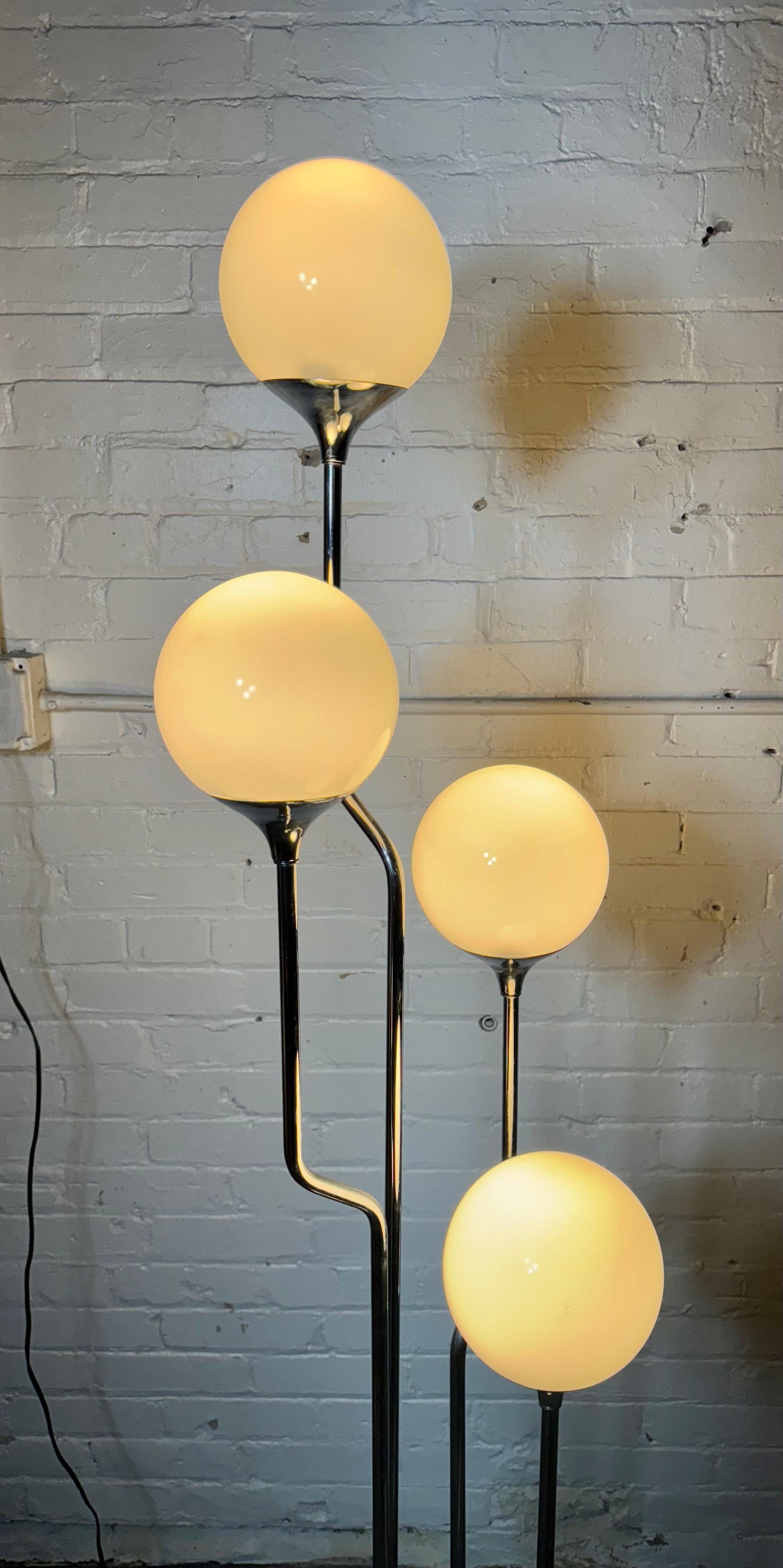 Lampadaire à 4 boules de Goffredo Reggiani pour Reggiani Illuminazione, Italie, 1970 en vente 3