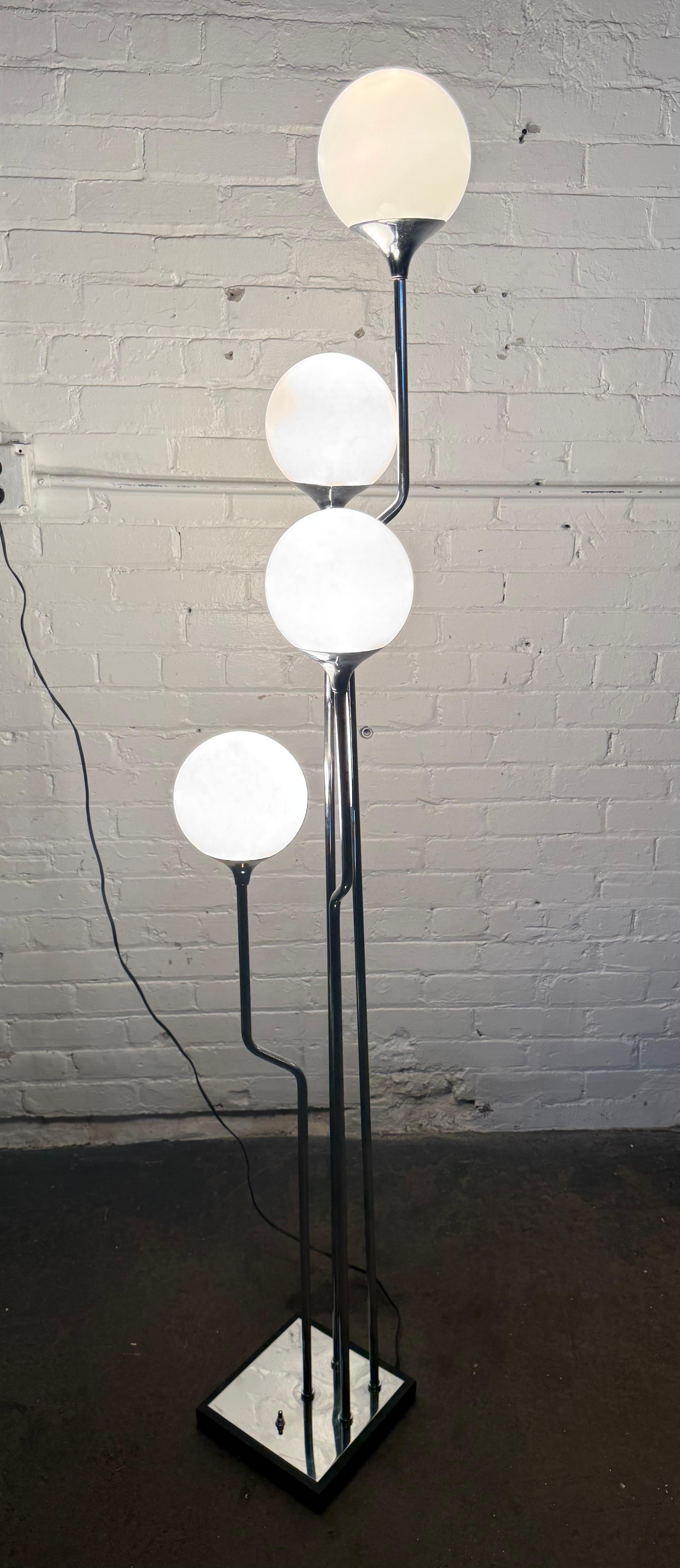 Fin du 20e siècle Lampadaire à 4 boules de Goffredo Reggiani pour Reggiani Illuminazione, Italie, 1970 en vente