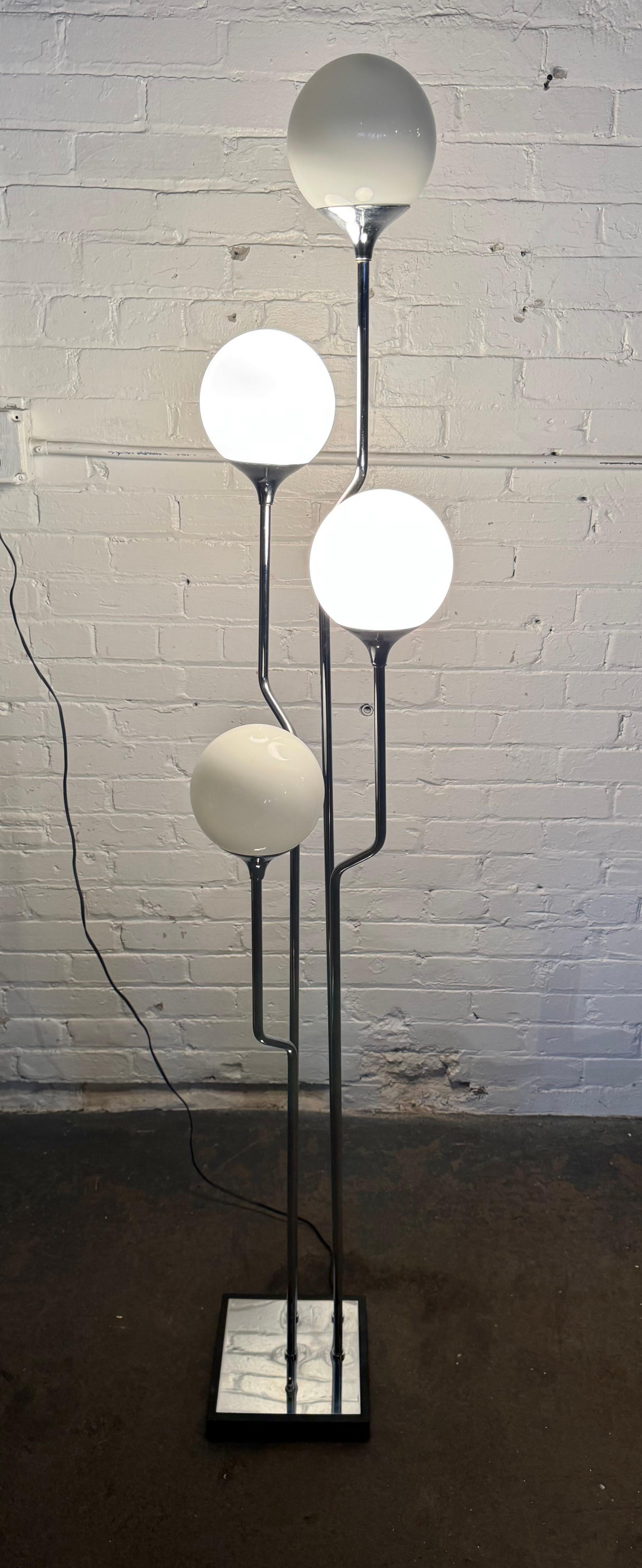 Verre Lampadaire à 4 boules de Goffredo Reggiani pour Reggiani Illuminazione, Italie, 1970 en vente