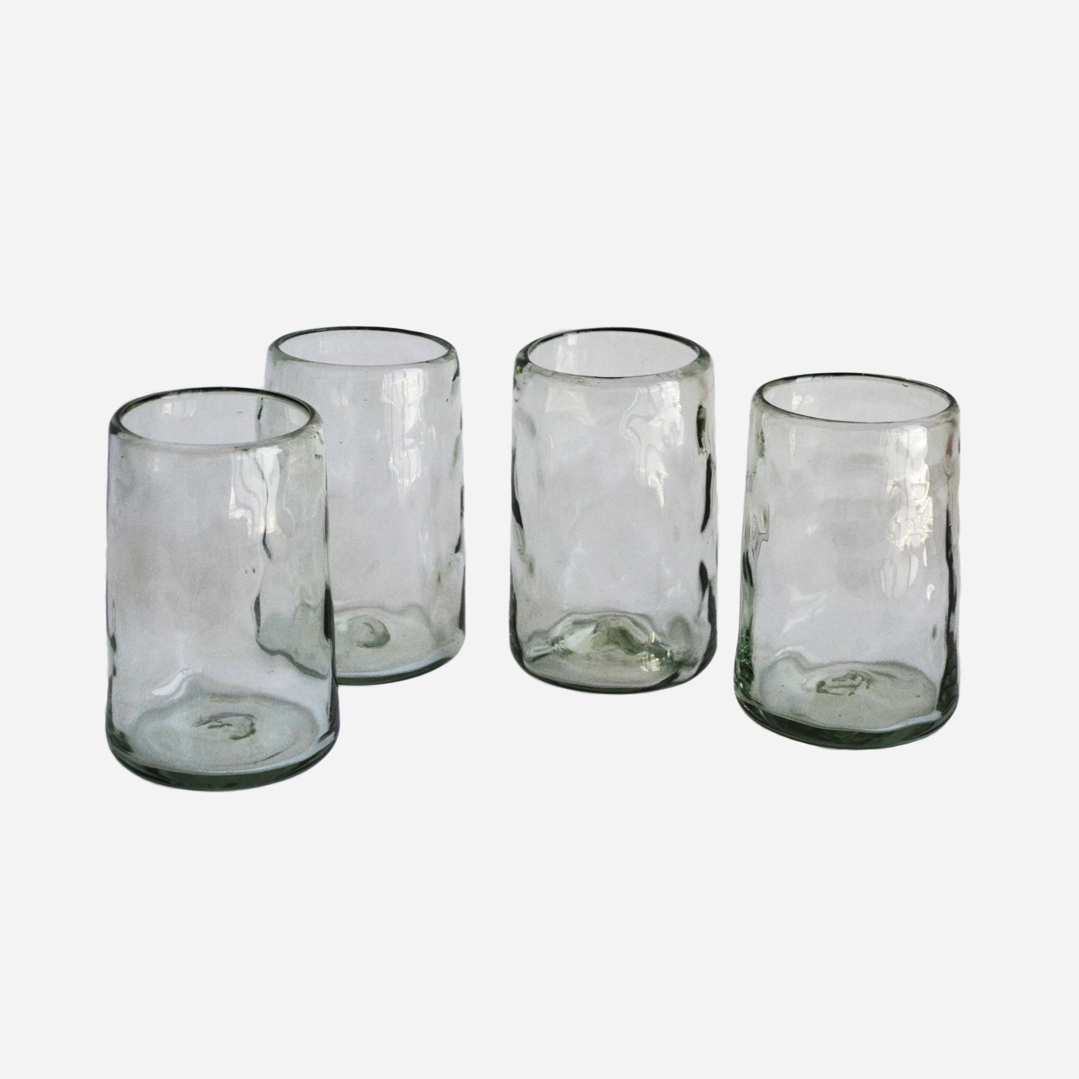 4 Bier-Cocktail-Gläser, mundgeblasenes Bio-Glas in unregelmäßiger Form aus 100% Recyclingglas  (Mexikanisch) im Angebot