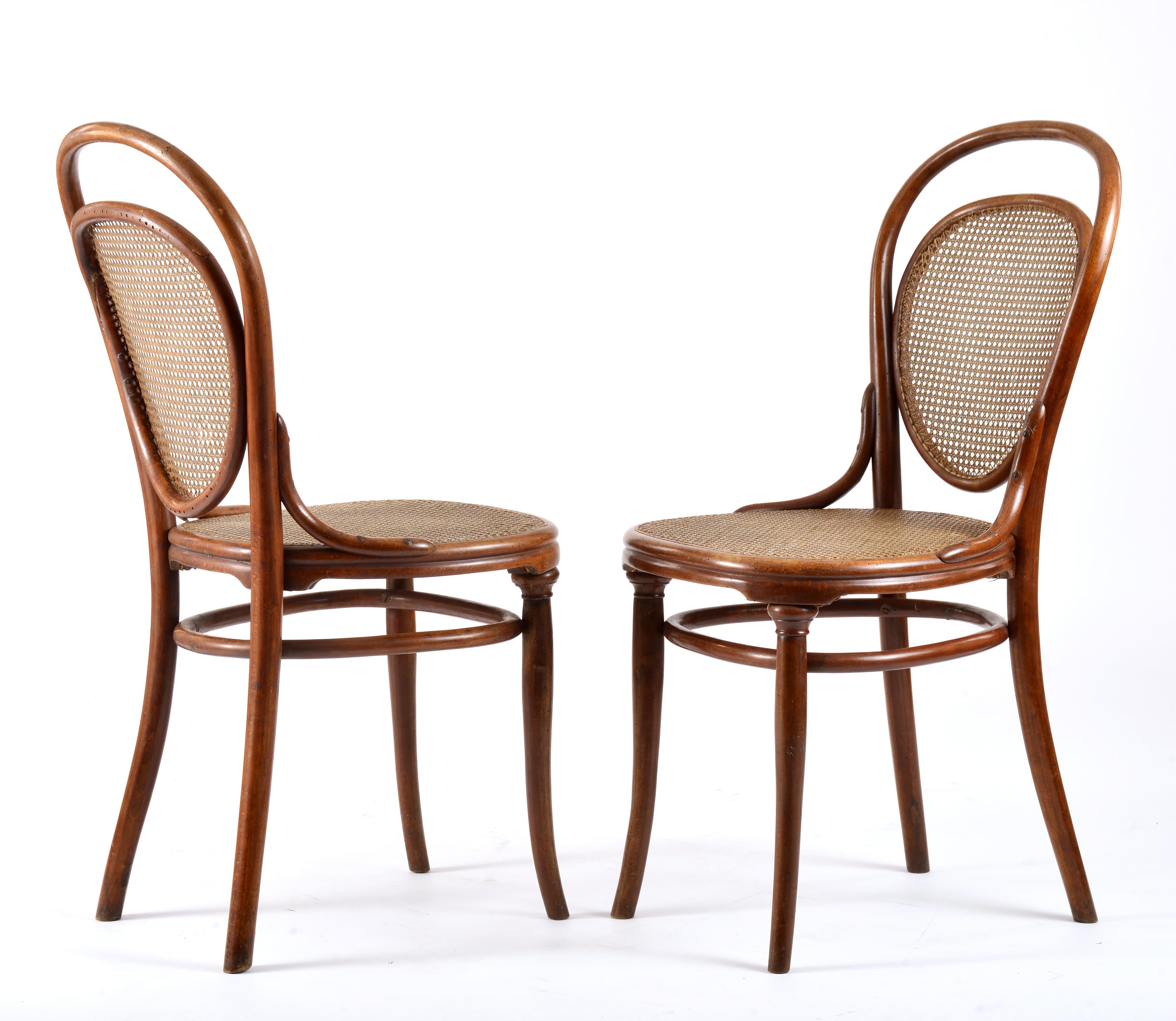 4 bentwood chairs, number 7, published by Thonet at the end of the 19th century. In Good Condition In SAINT-YRIEIX-SUR-CHARENTE, FR