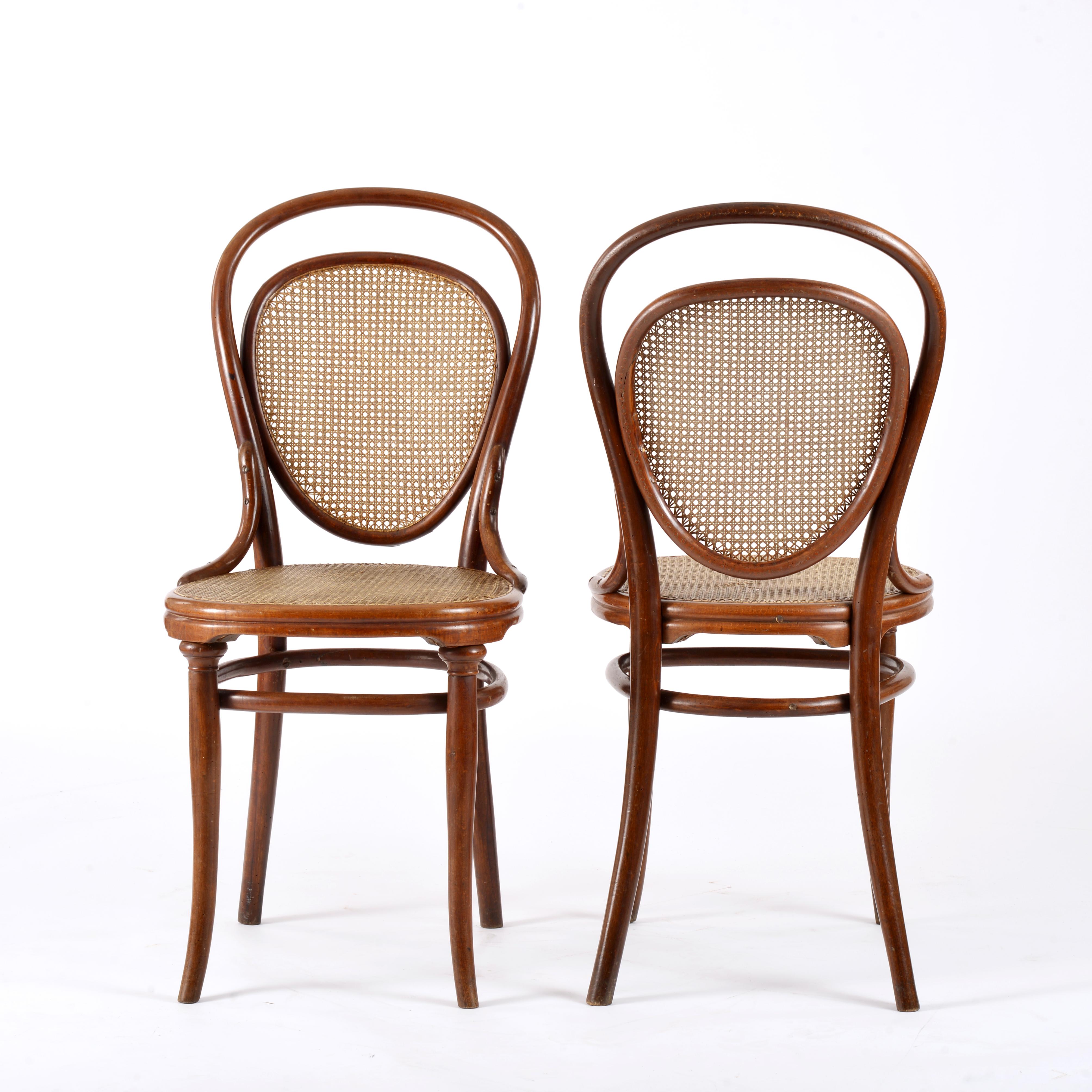 19th Century 4 bentwood chairs, number 7, published by Thonet at the end of the 19th century.