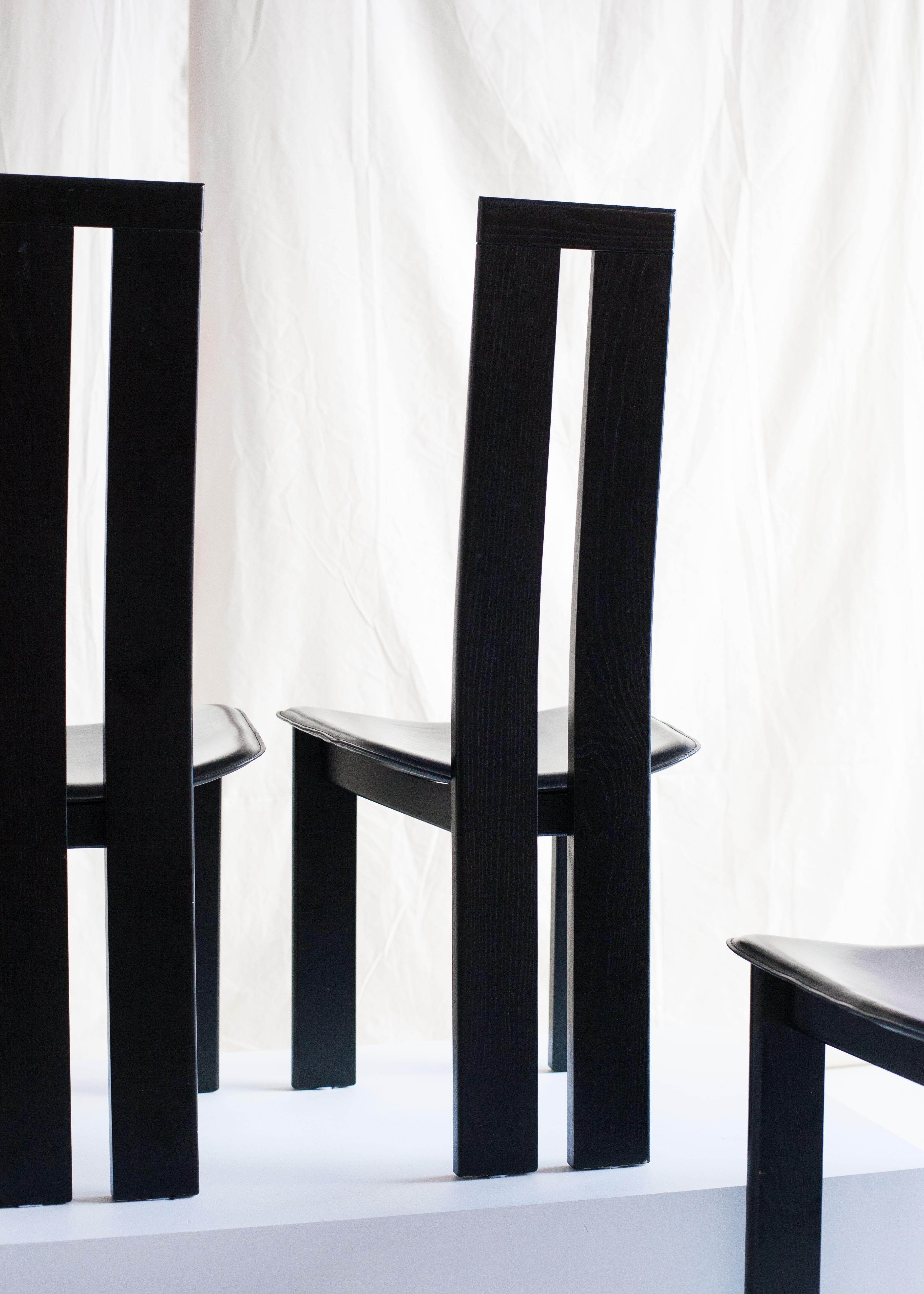 4 chaises de salle à manger noires de Pietro Costantini pour Ello, 1970 Bon état - En vente à Den Haag, ZH