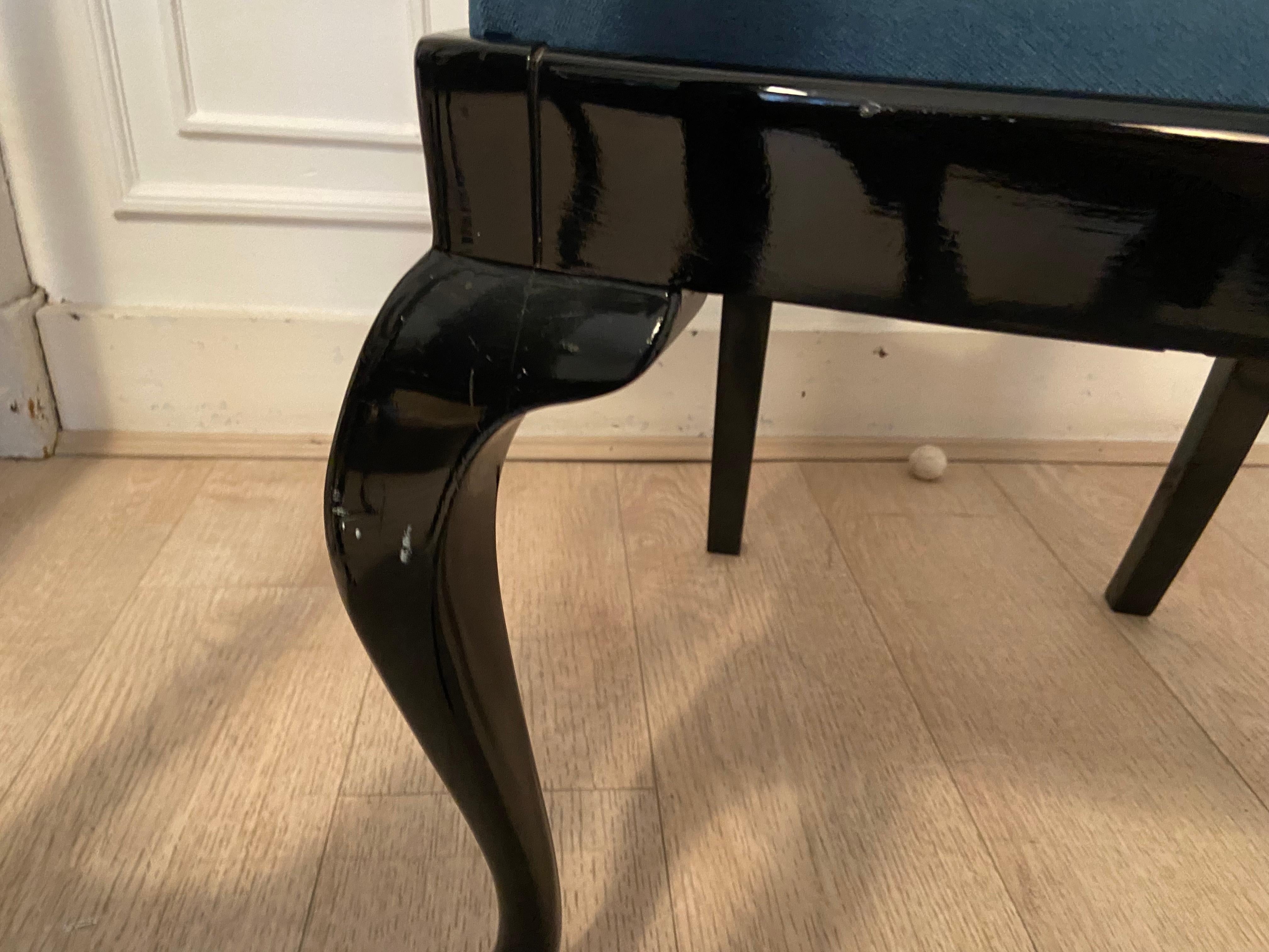 4 black lacquered chairs, 1970s In Good Condition For Sale In Brussels , BE