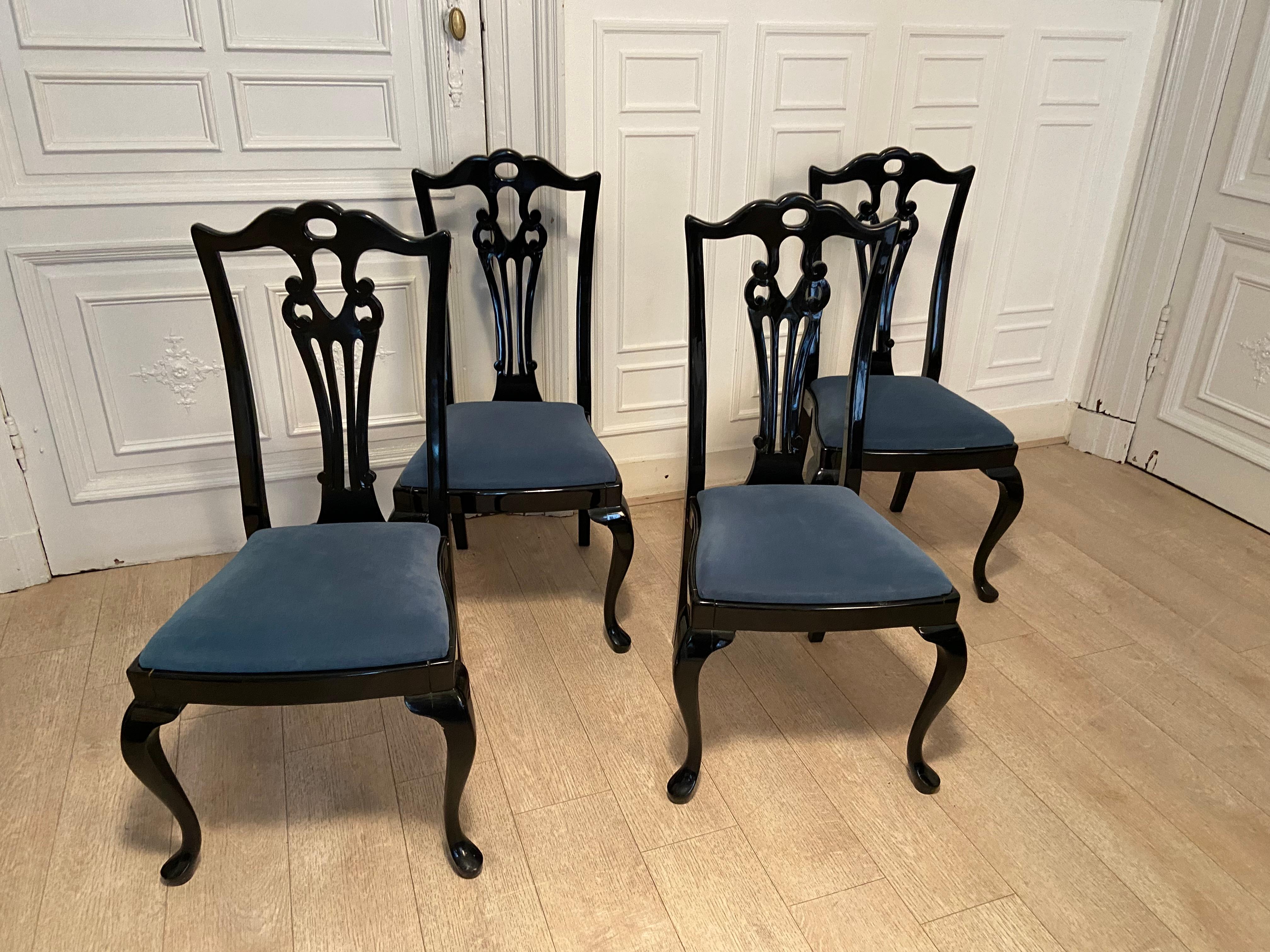 20th Century 4 black lacquered chairs, 1970s For Sale