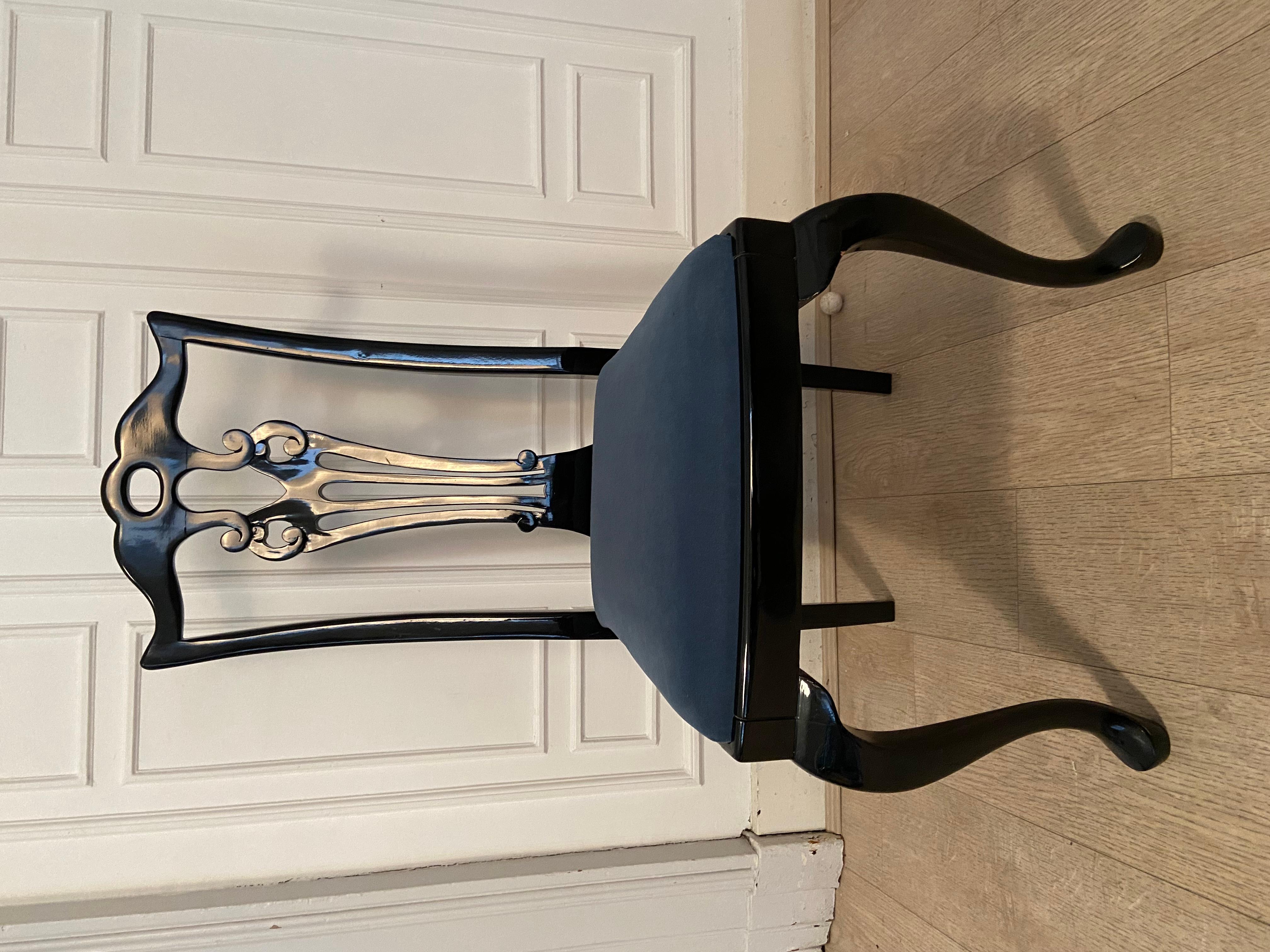 Wood 4 black lacquered chairs, 1970s For Sale