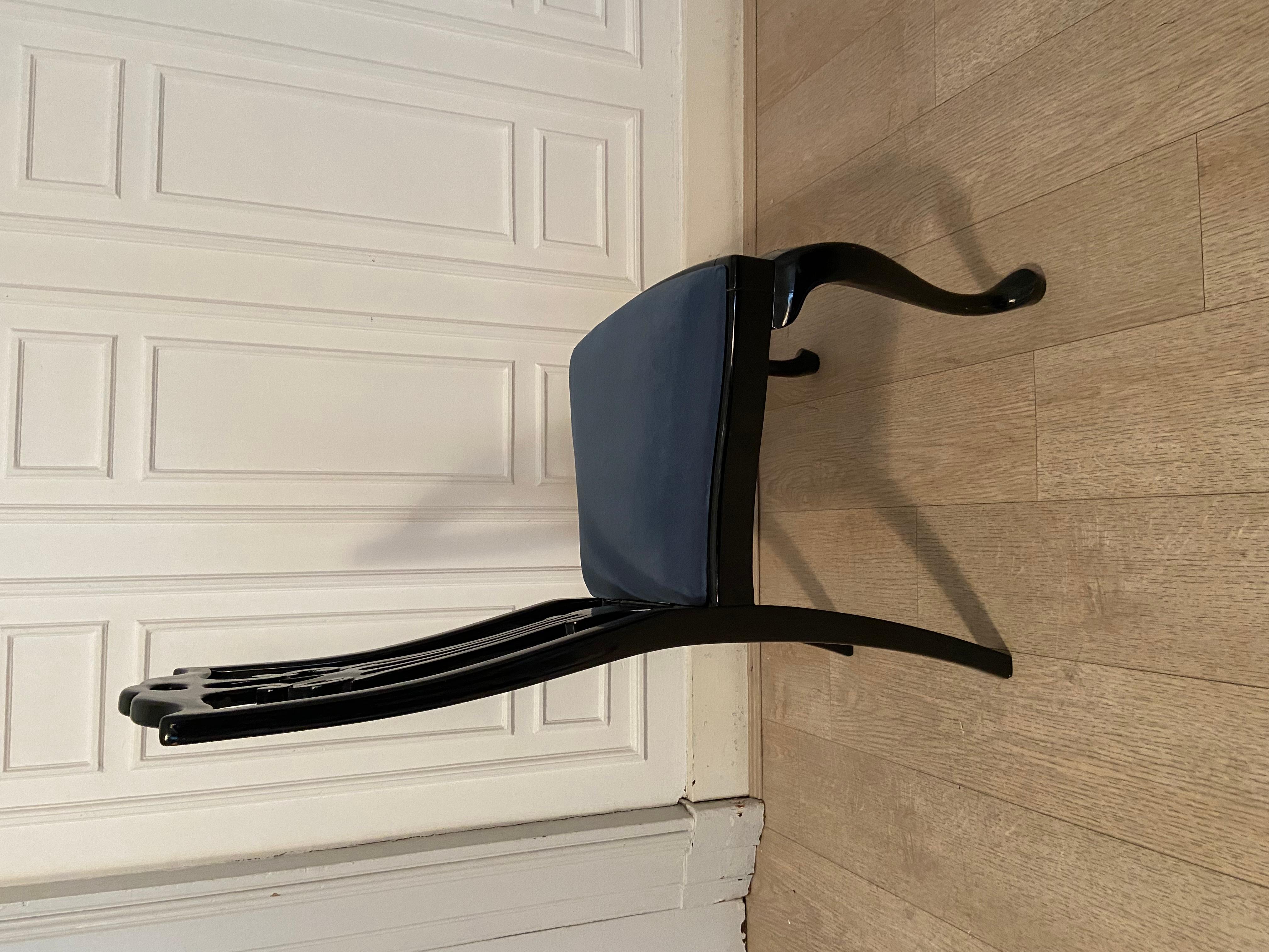 4 black lacquered chairs, 1970s For Sale 2