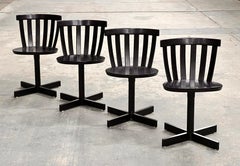 4 sillas giratorias negras diseño de Jan Hallberg & Sune Fromell 1967