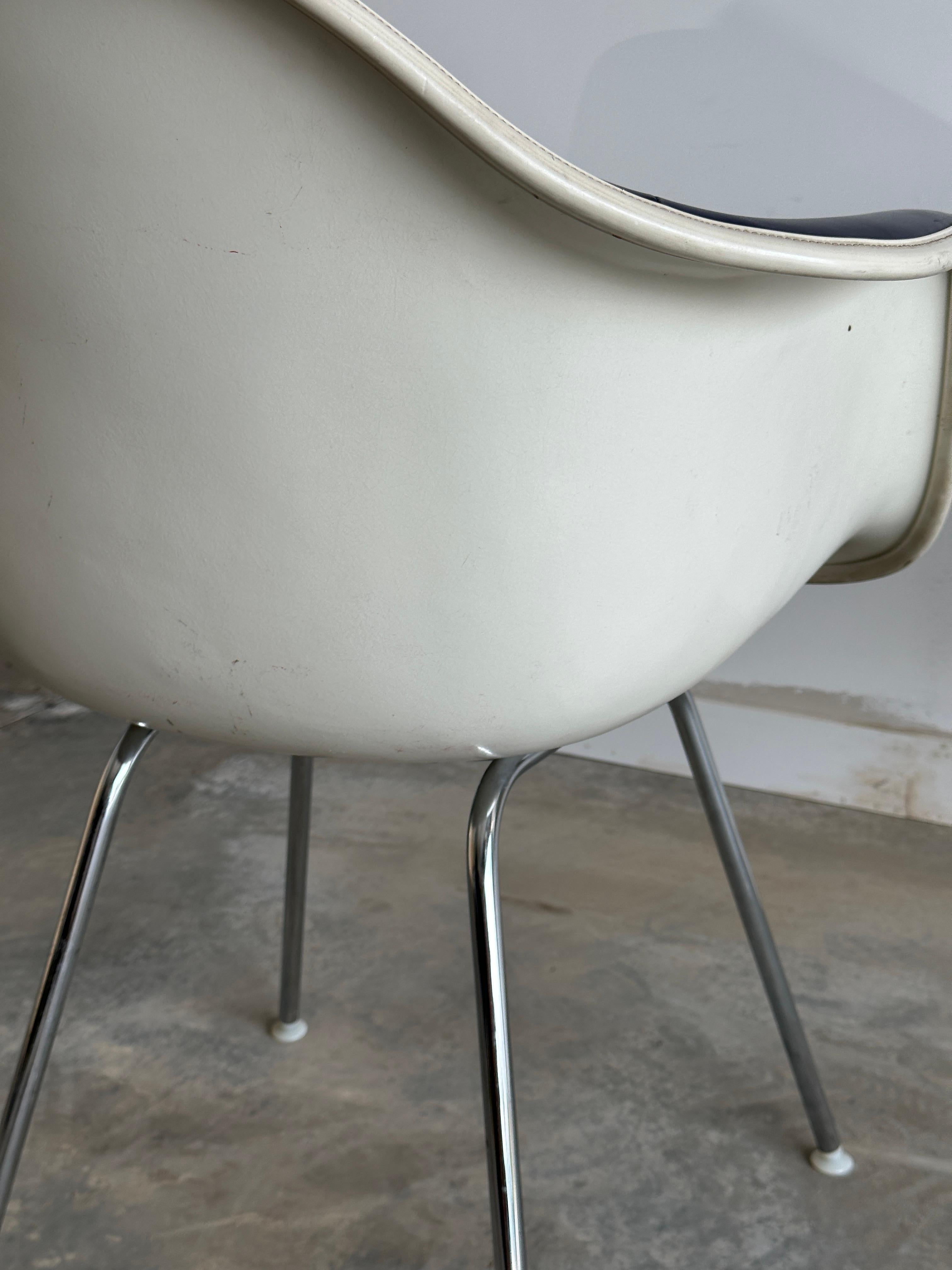 4 blaue Dax-Sessel mit Seilkante von Charles & Ray Eames für Herman Miller im Angebot 4