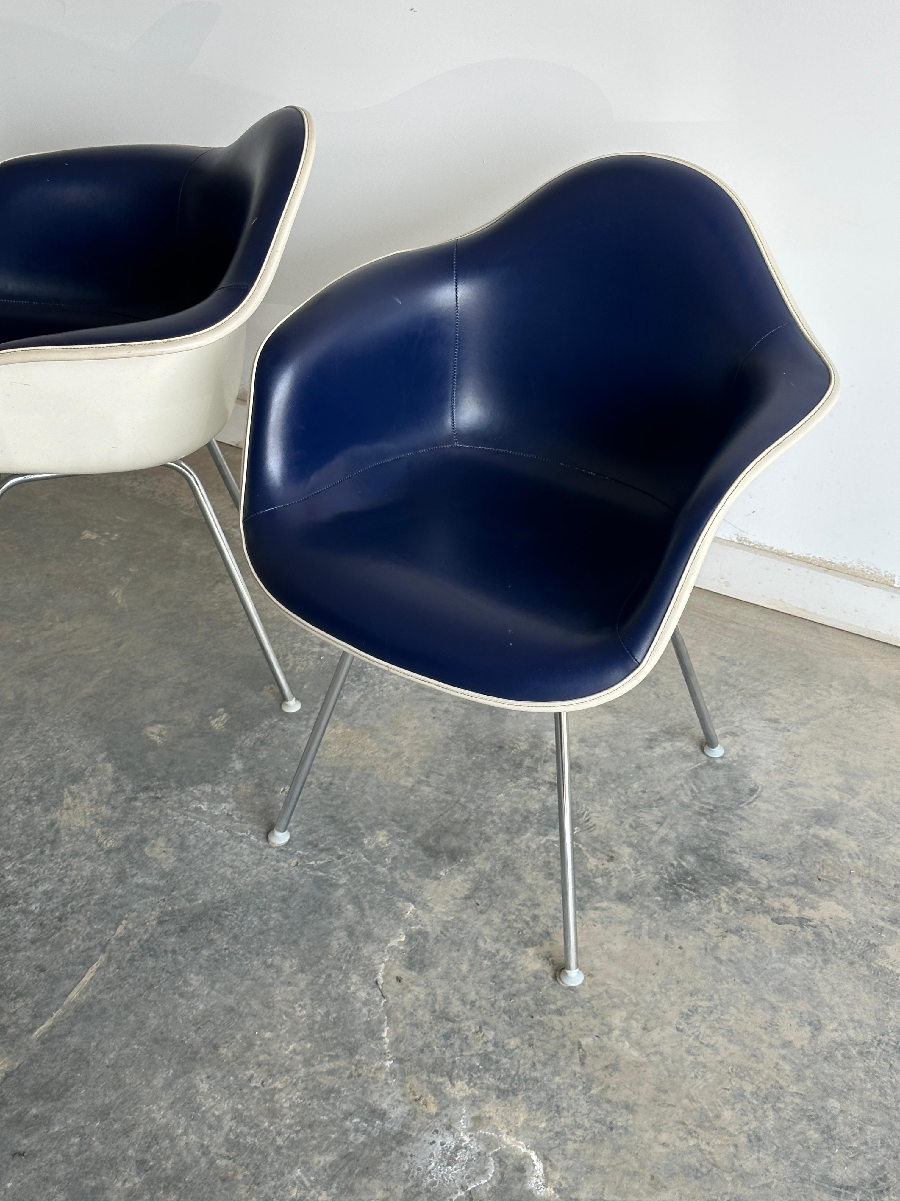 Milieu du XXe siècle 4 fauteuils Dax en cuir bleu avec bordures en corde de Charles et Ray Eames pour Herman Miller en vente