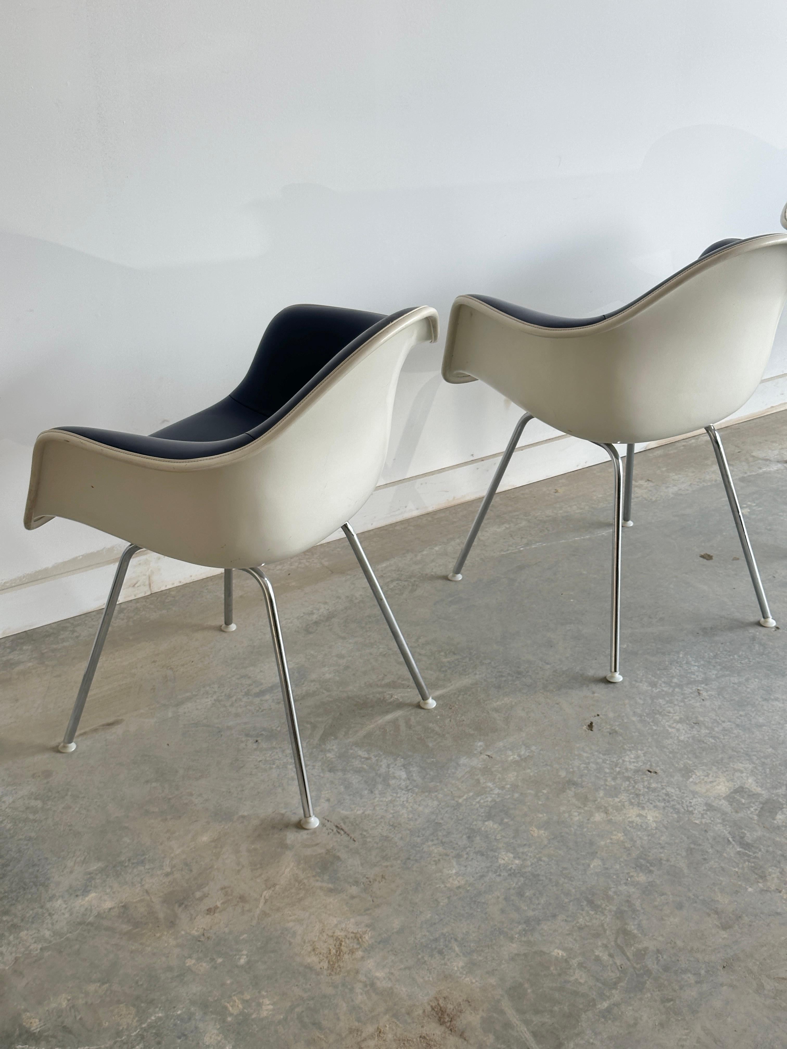 4 fauteuils Dax en cuir bleu avec bordures en corde de Charles et Ray Eames pour Herman Miller en vente 1
