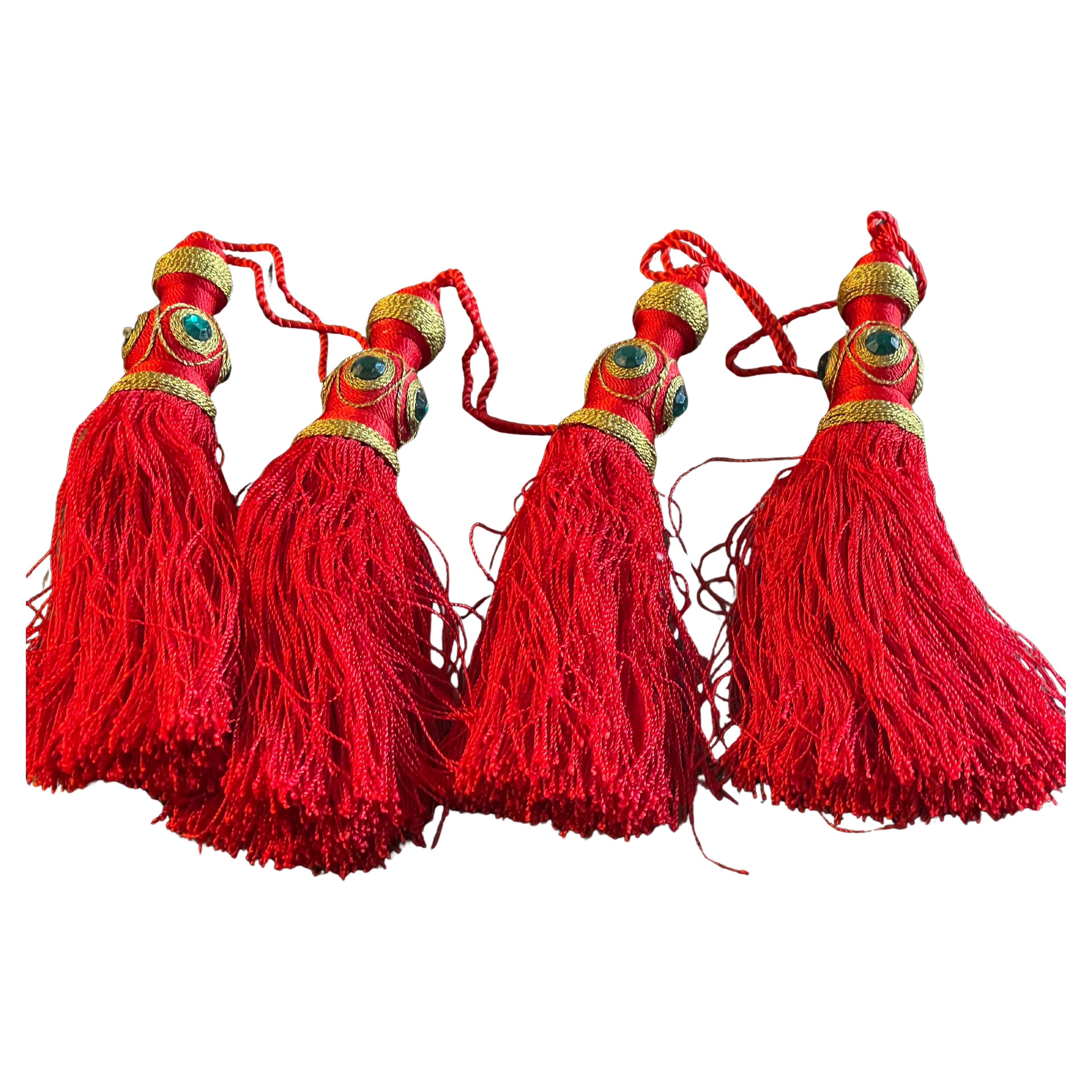 4 Bright Red with Gold Silk Tassels en vente