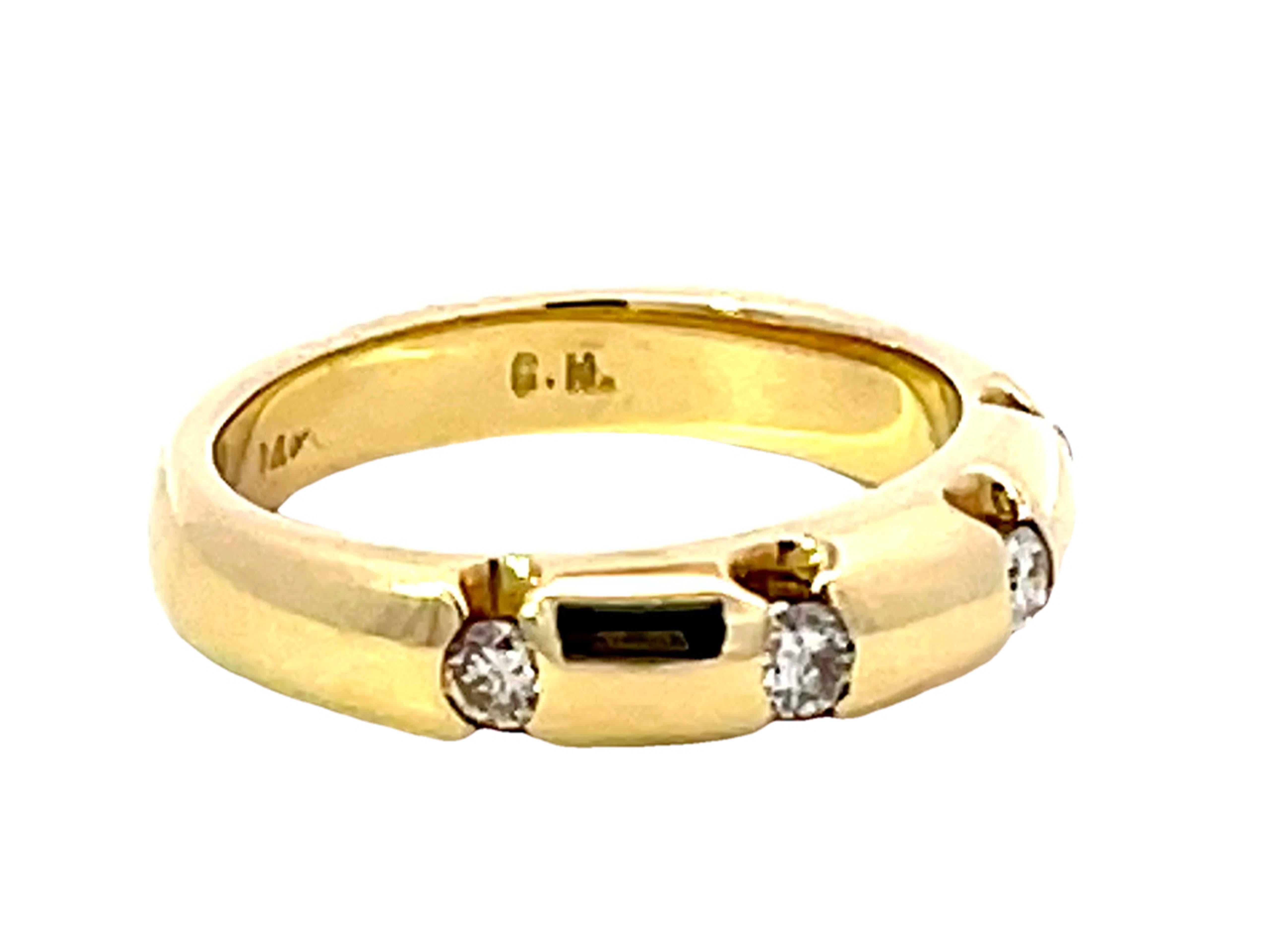 Modern 4 Brilliant Cut Diamond Band Ring Solid 14k Yellow Gold For Sale