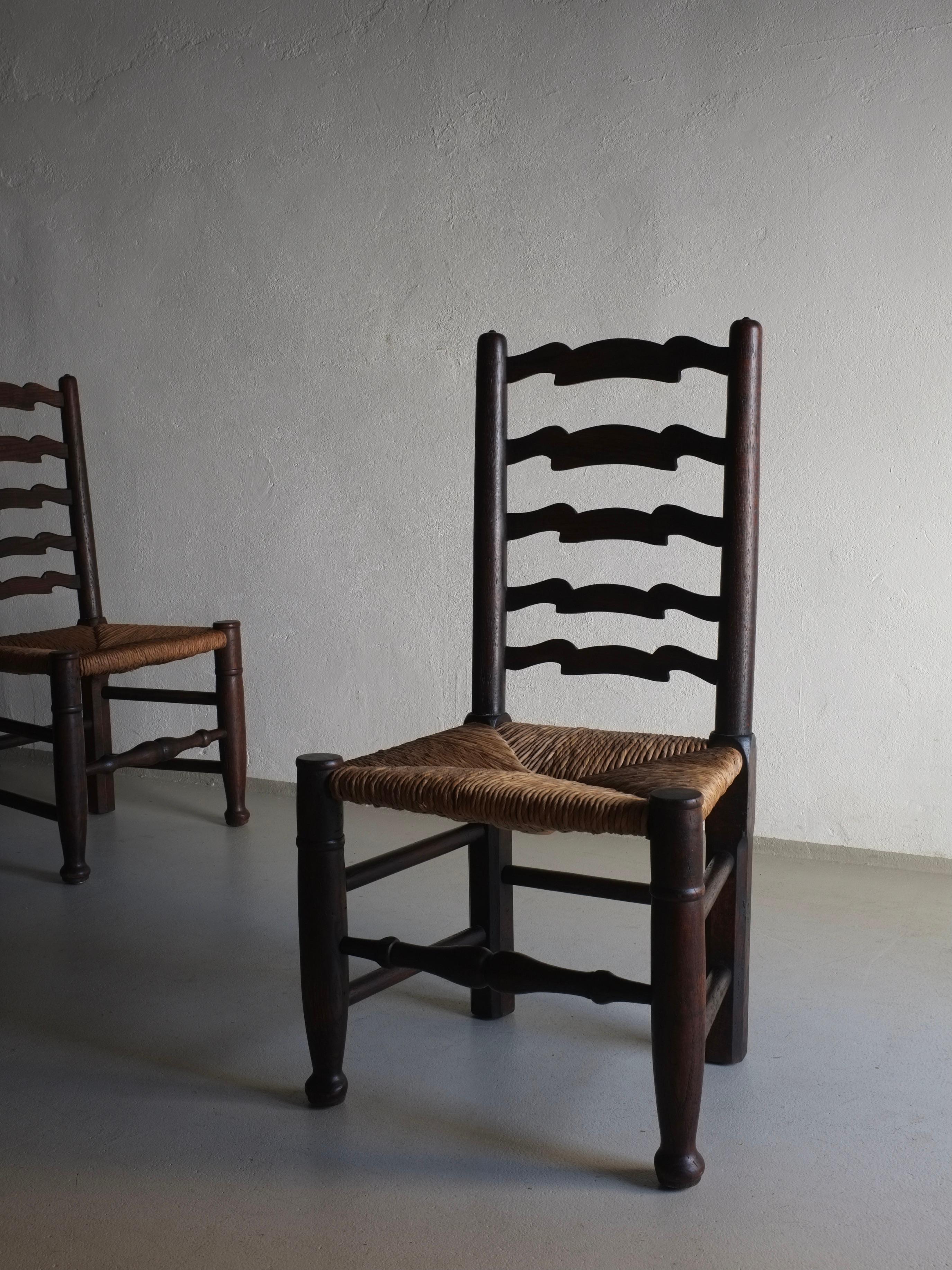 4 Brutalist Ladder Back Straw Seat Chairs, England, 1900s For Sale 8