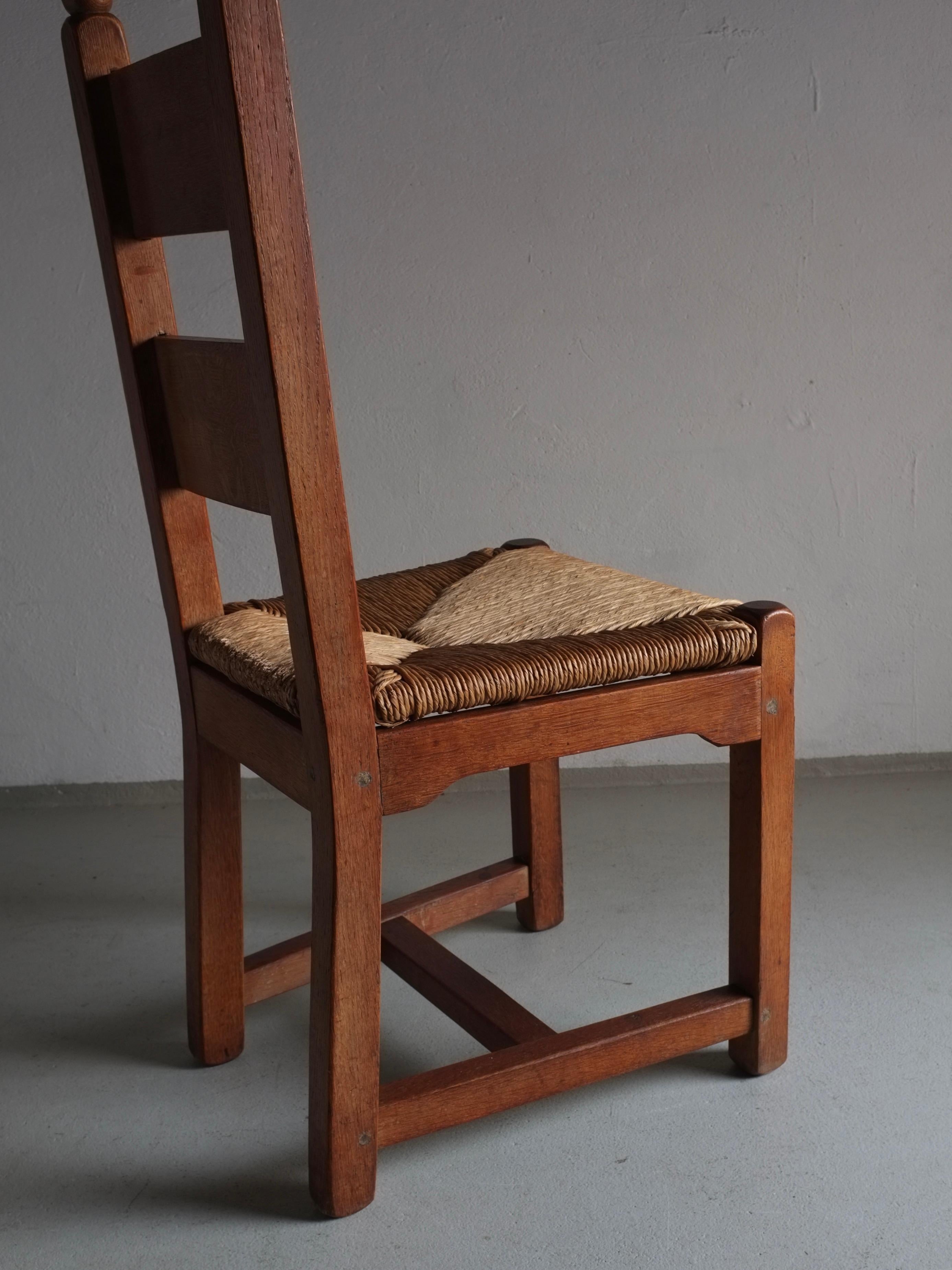 20ième siècle 4 chaises brutalistes en chêne, France, années 1960 en vente