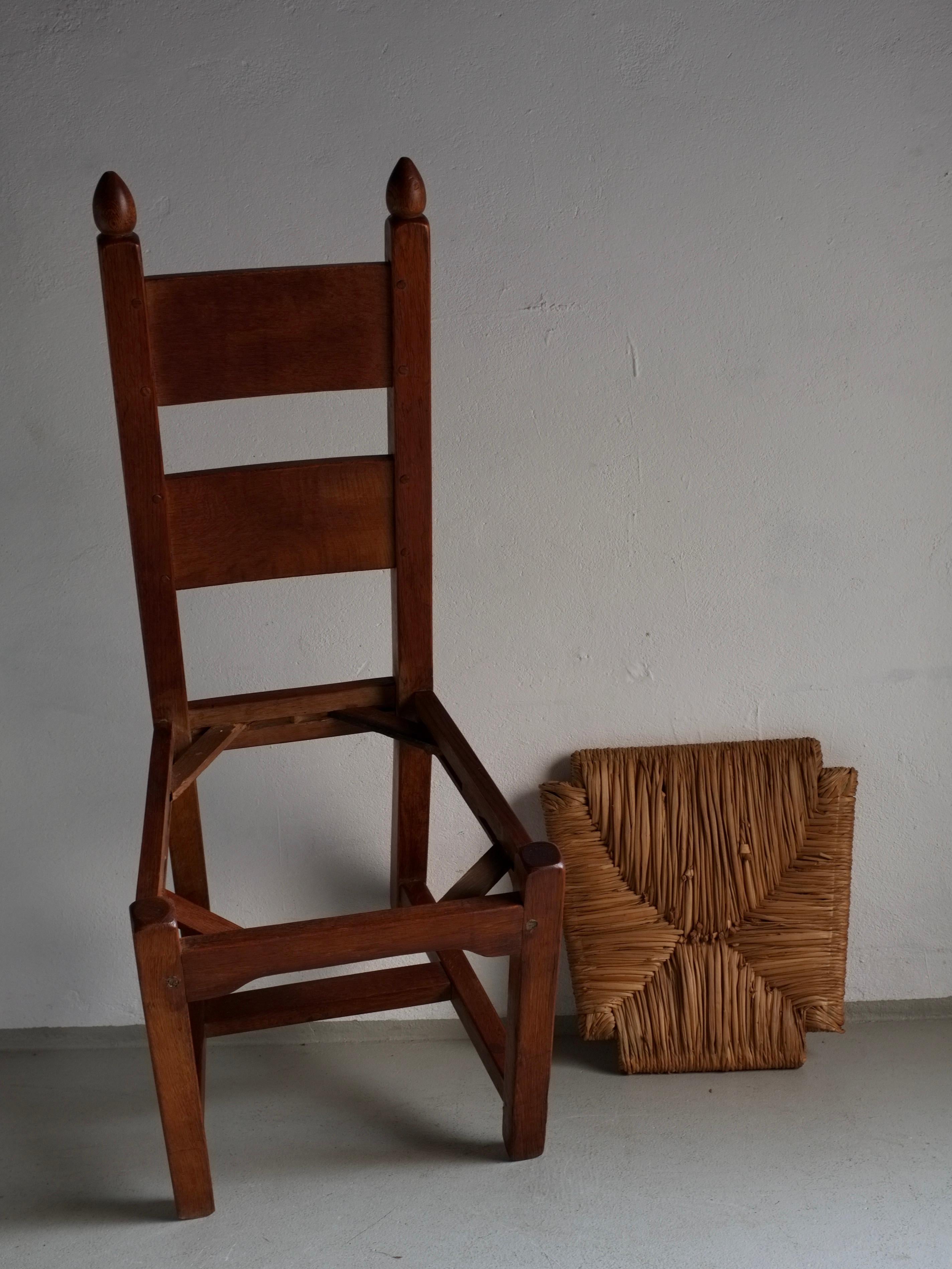 Chêne 4 chaises brutalistes en chêne, France, années 1960 en vente