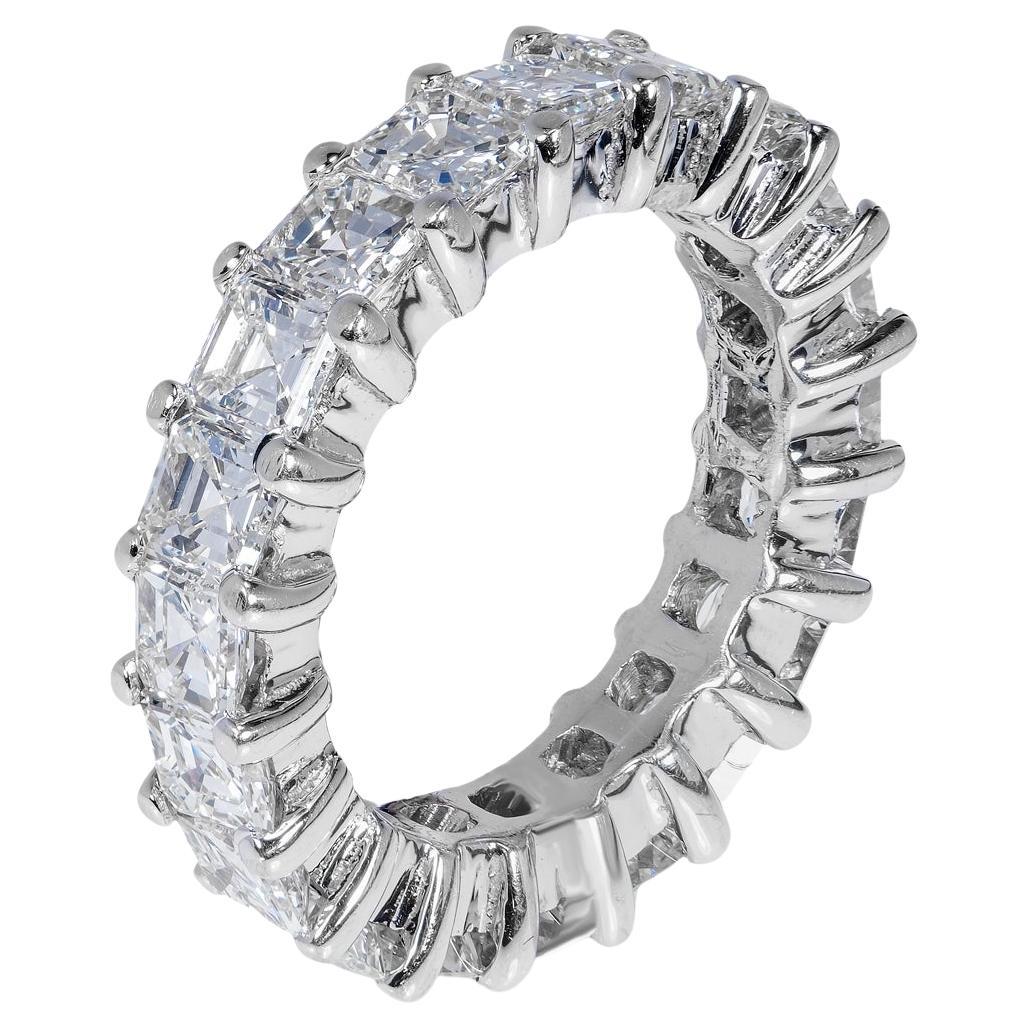4 Karat Asscher-Schliff Diamant-Eternity-Ring, zertifiziert im Angebot