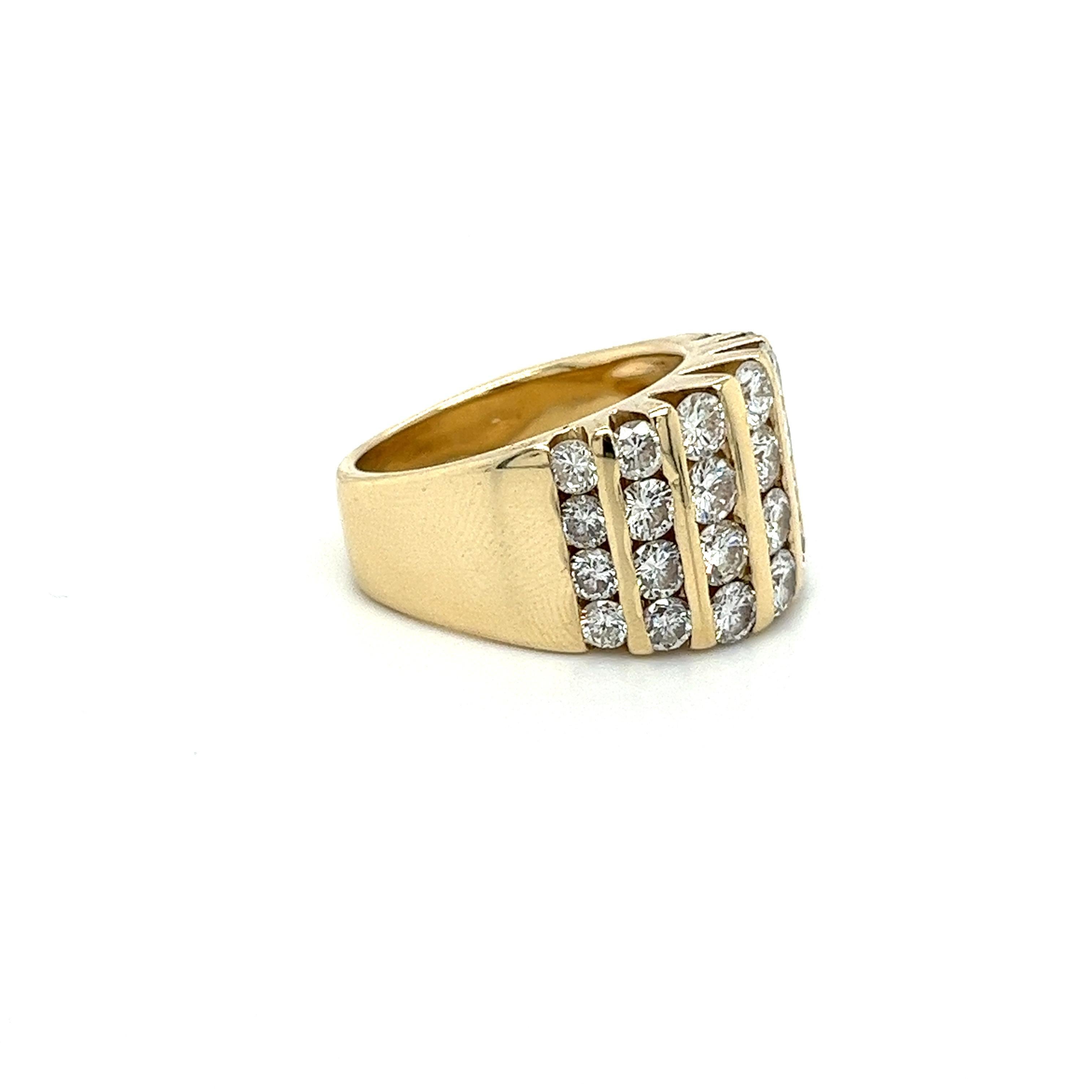 En vente :  Bague grappe de diamants taille ronde sertie en canal de 4 carats en or jaune 14 carats 3