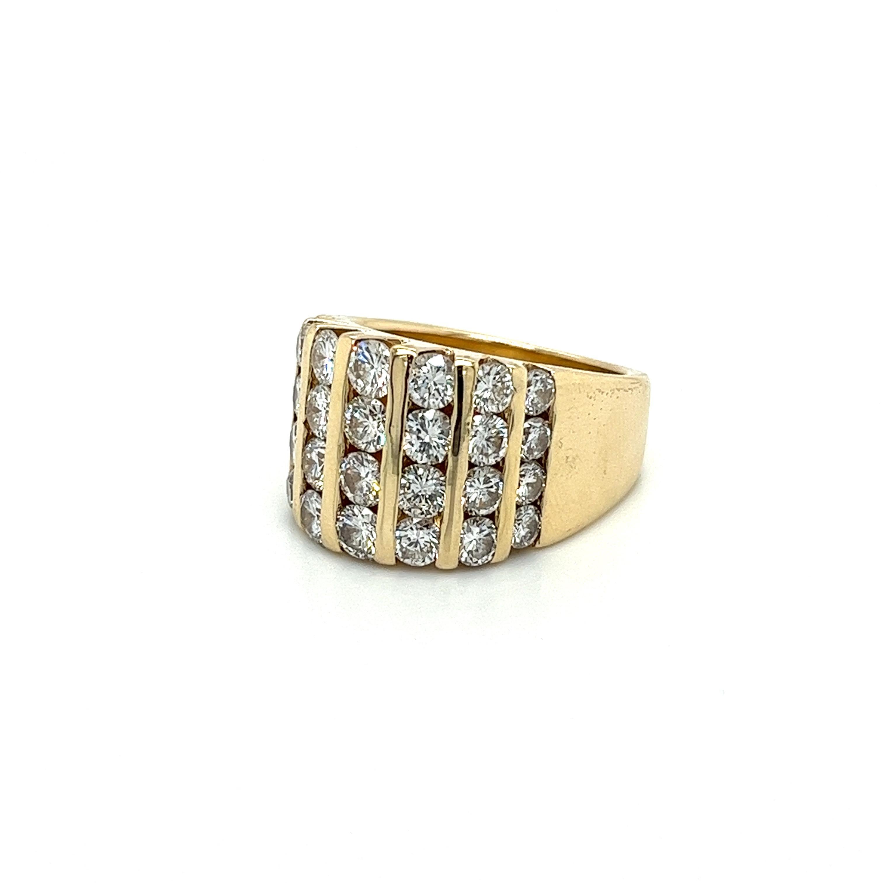 En vente :  Bague grappe de diamants taille ronde sertie en canal de 4 carats en or jaune 14 carats 6