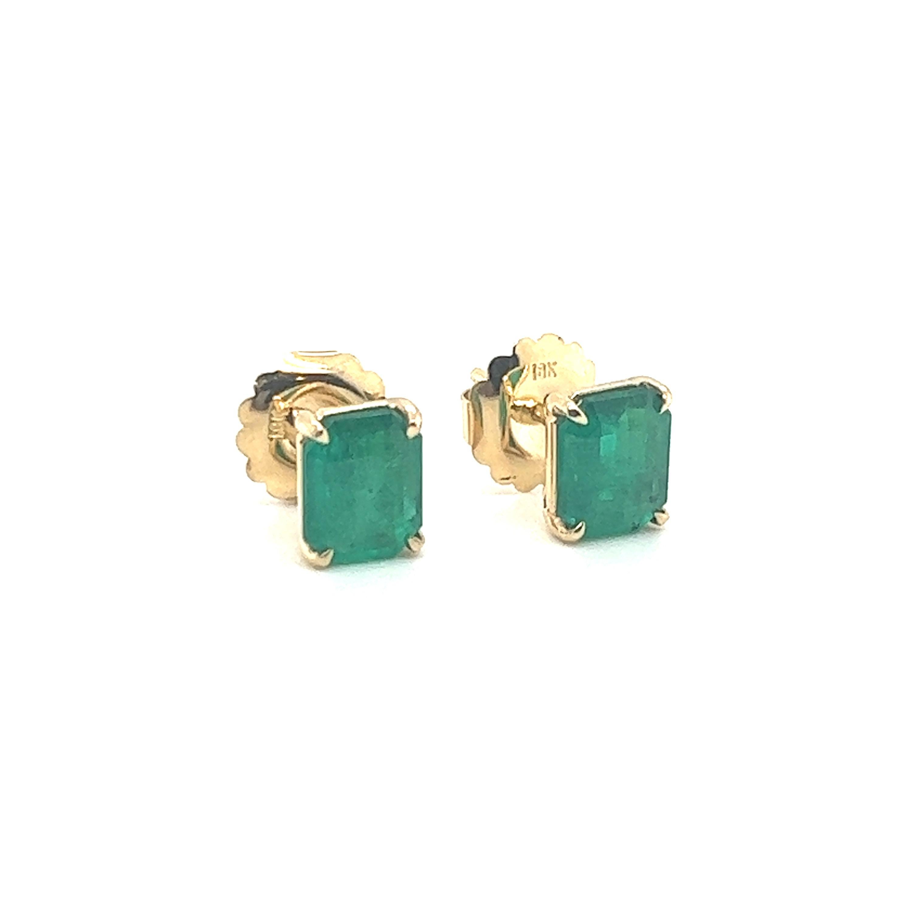 4 Carat Colombian Emerald Cut Stud Earrings 18k Yellow Gold For Sale 1