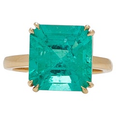 Anello di fidanzamento minimalista in oro 18K con smeraldo naturale certificato da 4 carati