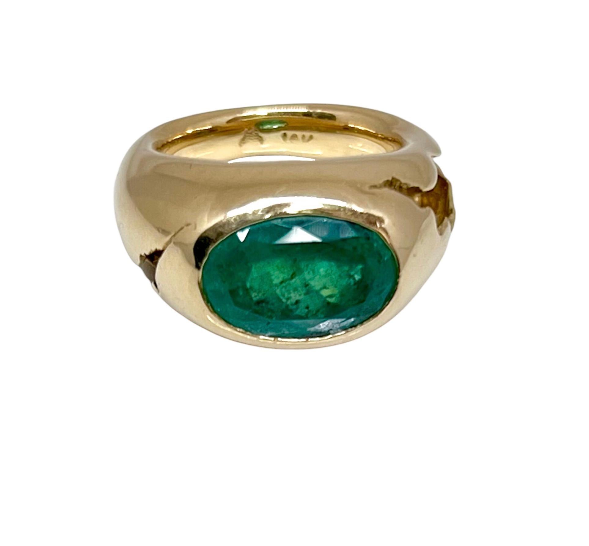 Ring aus 18k Gelbgold mit 4ct. Kolumbianischer Smaragd
