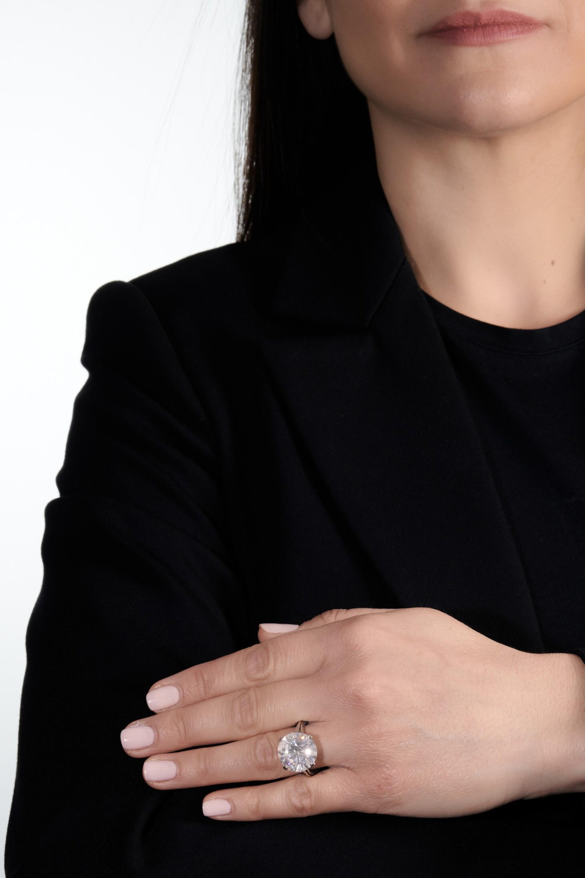 Taille ronde Bague en diamant rond brillant D SI de 4 carats  Une déclaration intemporelle GIA en vente