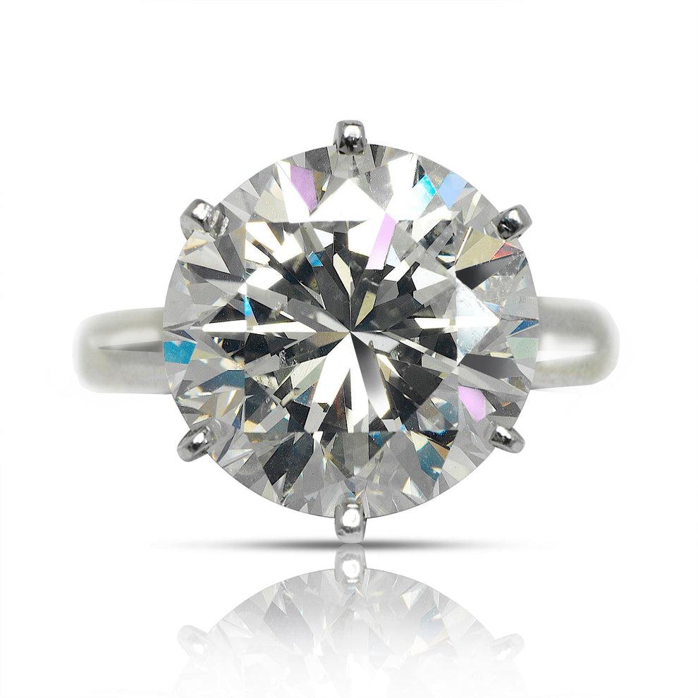 Anello con diamante brillante rotondo da 4 carati D VVS Tipo IIA  Un capolavoro di purezza in vendita 2