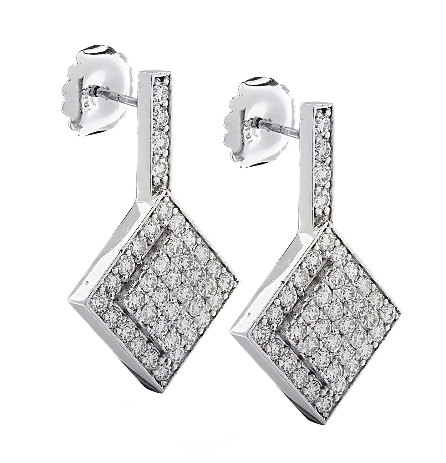 4 Carat Diamond Dangle Earrings In Good Condition In Miami, FL
