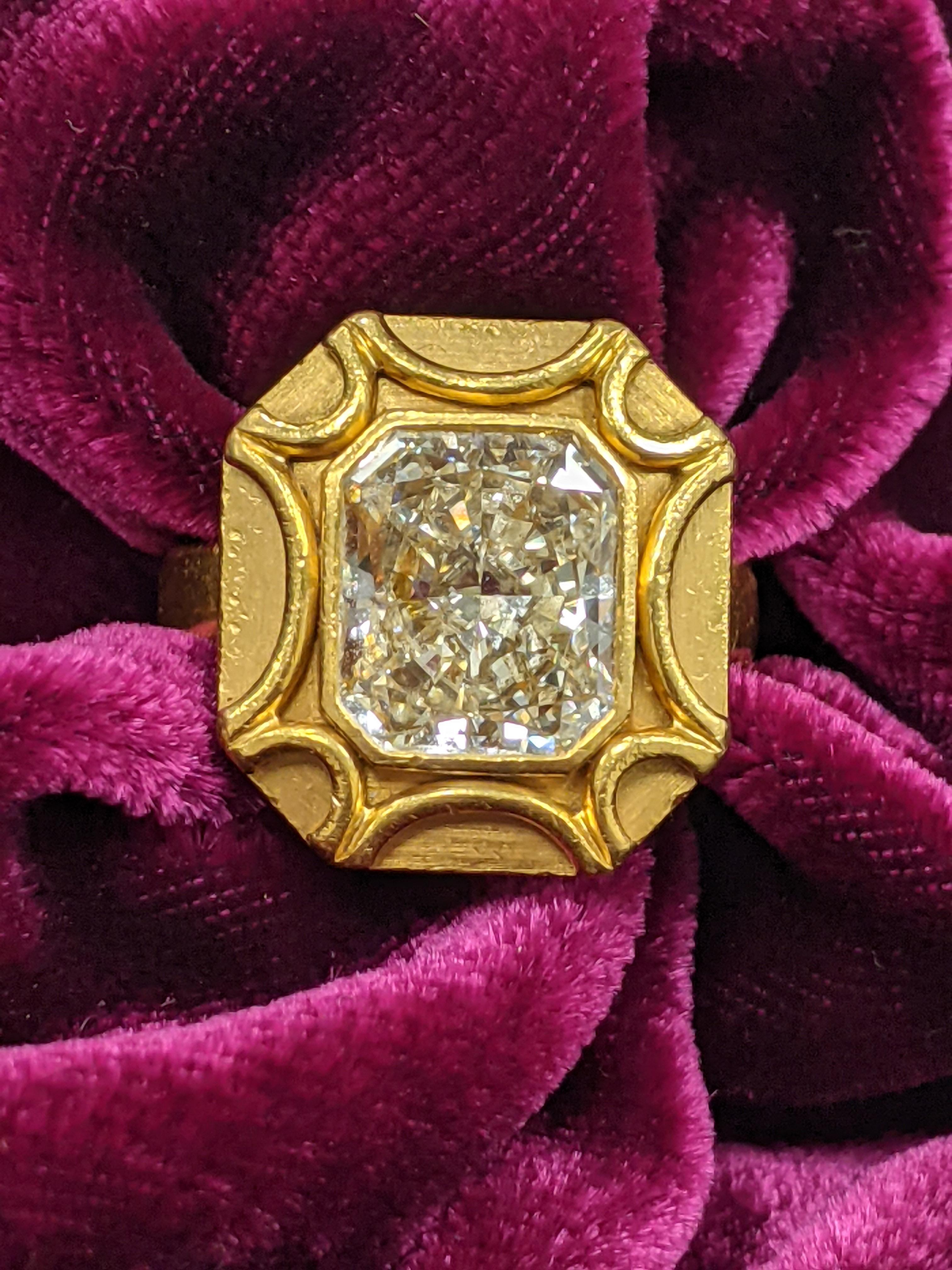 Women's or Men's 4 Carat Diamond Opening Mogul Ring in 22k Yellow Gold, Estate
