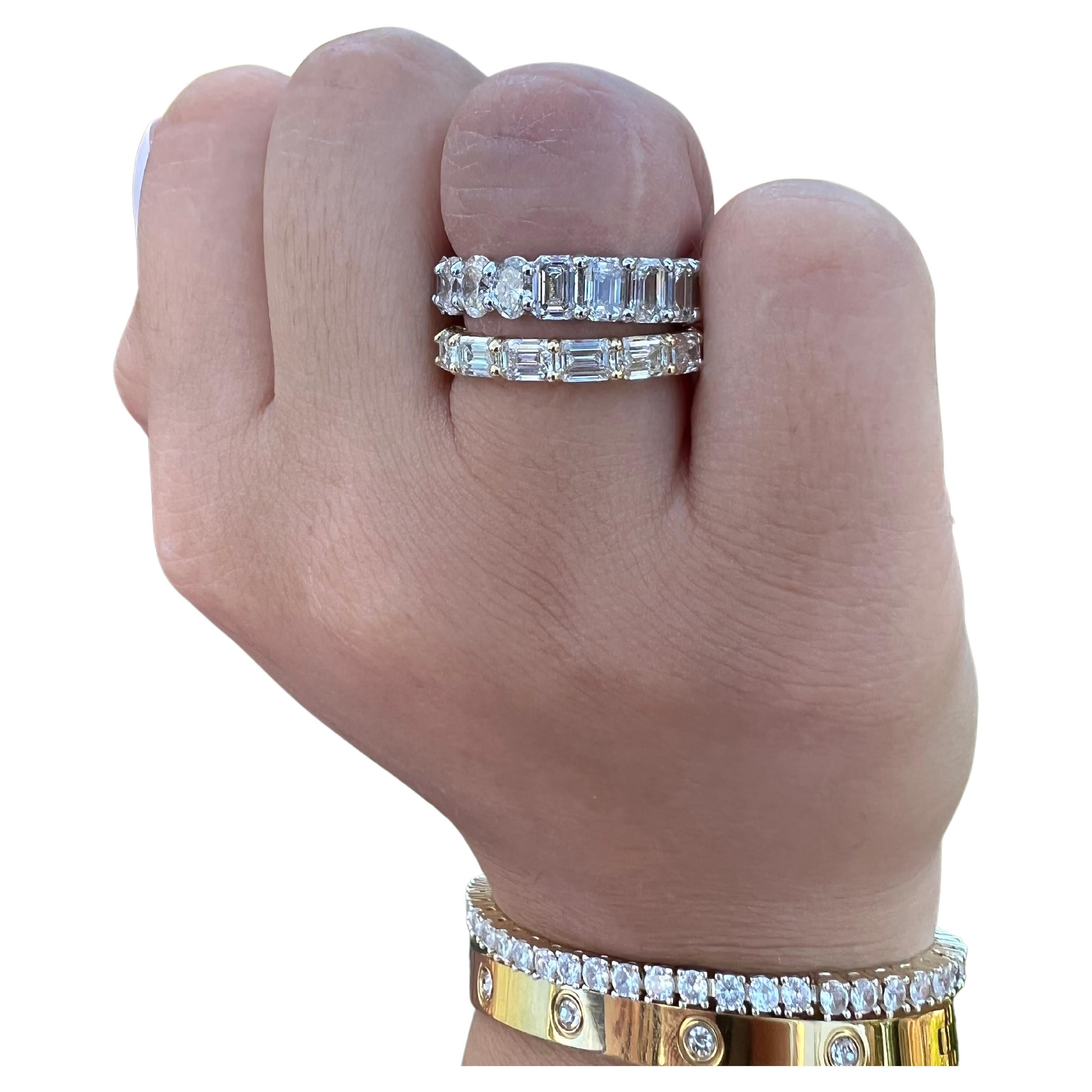 Gem Jewelers Co. - Fascia di eternità con diamanti taglio smeraldo da 4 carati da est a ovest in 18 carati