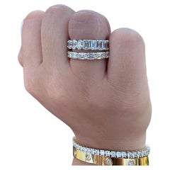 Gem Jewelers Co. - Fascia di eternità con diamanti taglio smeraldo da 4 carati da est a ovest in 18 carati