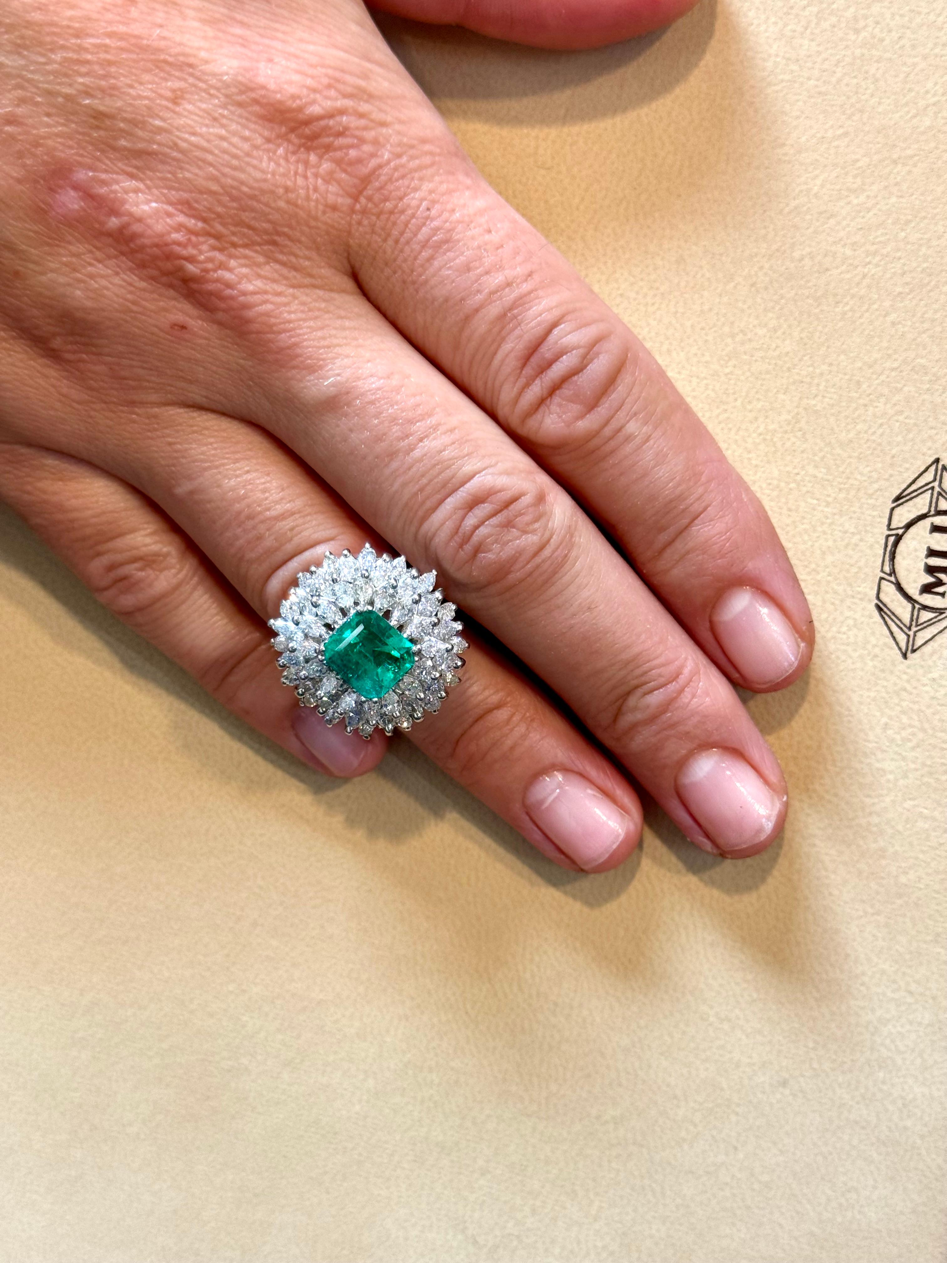 4 Carat Emerald Cut Colombian Emerald & 5.5 Ct Diamond Ring in Platinum Size 6 For Sale 1
