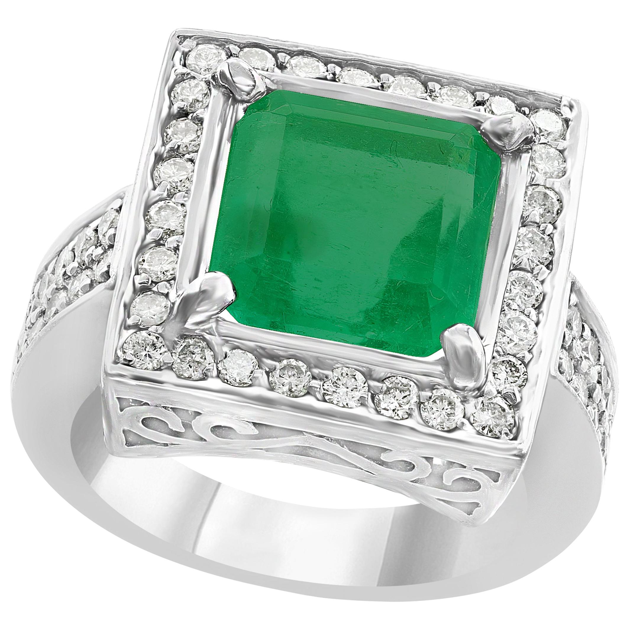 Bague de succession en or 14 carats avec émeraude de Colombie taille émeraude de 4 carats et diamants