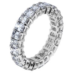 4 Karat Smaragdschliff Diamant-Eternity-Ring zertifiziert