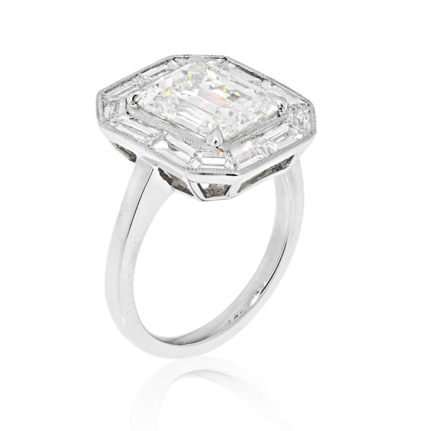 Moderne Bague de fiançailles certifiée GIA avec diamant taille émeraude de 4 carats en vente