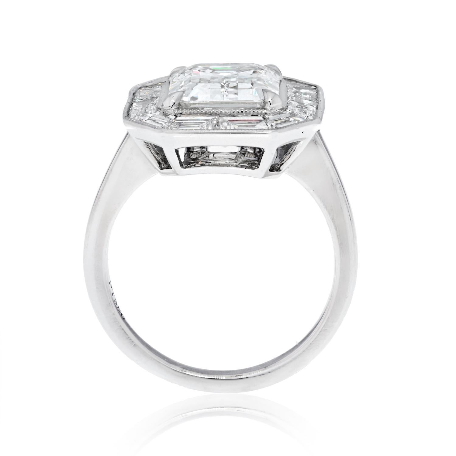 Taille émeraude Bague de fiançailles certifiée GIA avec diamant taille émeraude de 4 carats en vente
