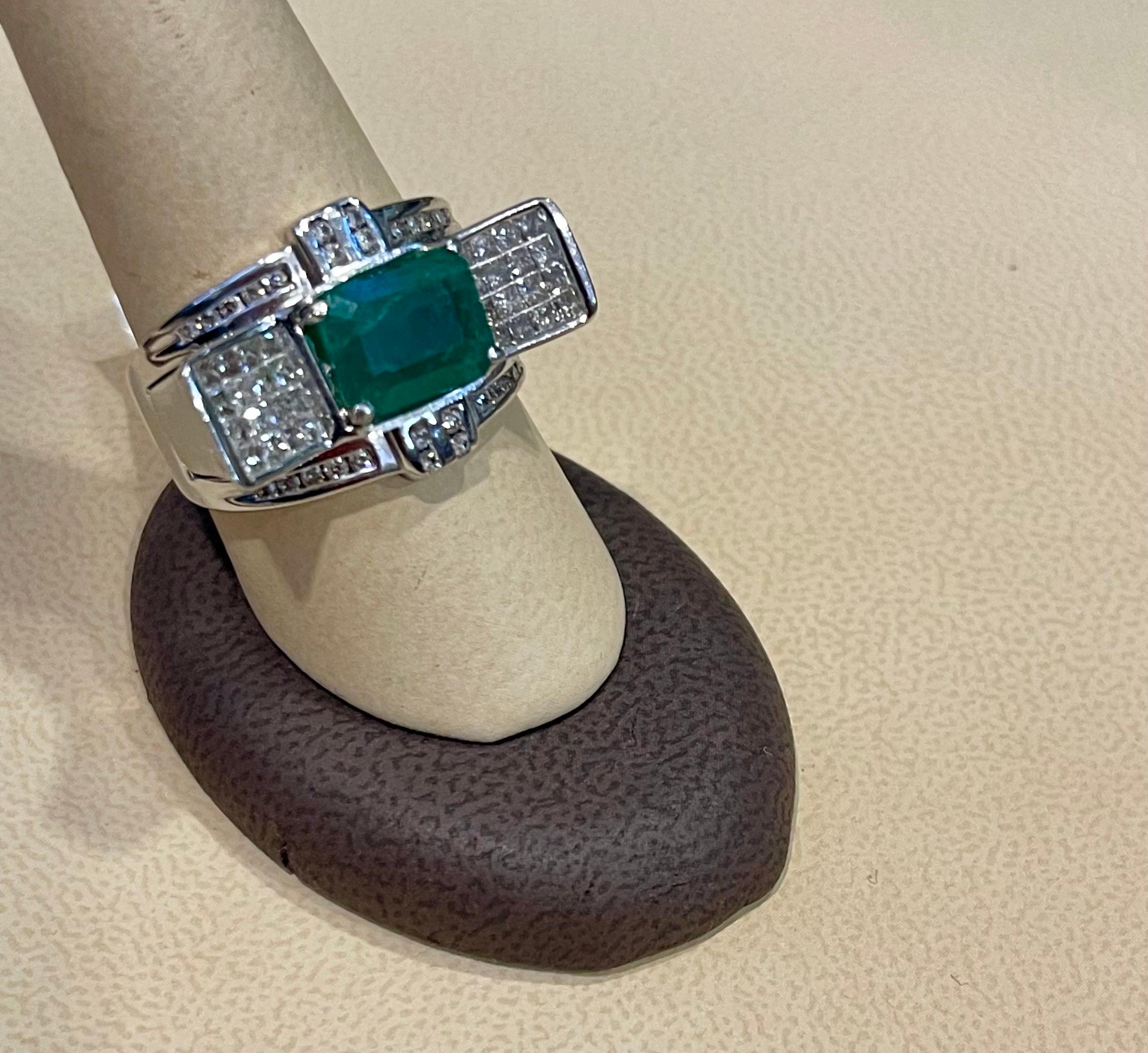 Women's 4 Carat Emerald Cut Natural Emerald & 1 Ct Diamond 14 Karat Gold Cocktail Ring For Sale