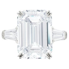 4 Carat Emerald-cut Statement VVS  Crystal-Clear Grandeur Diamond Ring